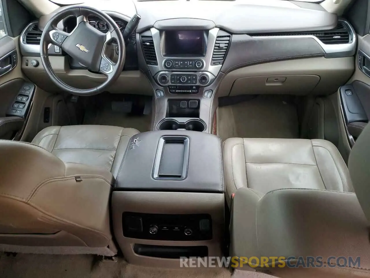 8 fotografías del automóvil dañado 1GNSKHKCXKR119530 CHEVROLET SUBURBAN 2019