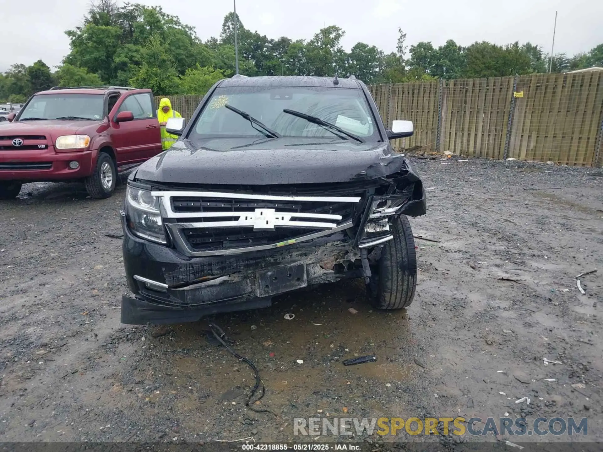 12 fotografías del automóvil dañado 1GNSKJKC1KR147532 CHEVROLET SUBURBAN 2019