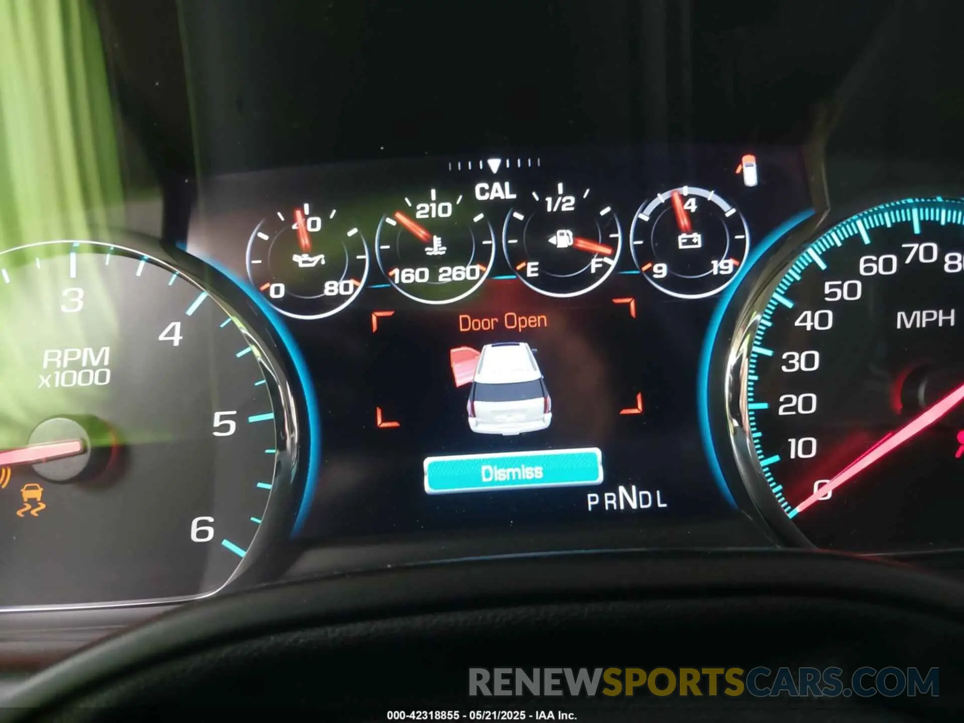 15 fotografías del automóvil dañado 1GNSKJKC1KR147532 CHEVROLET SUBURBAN 2019