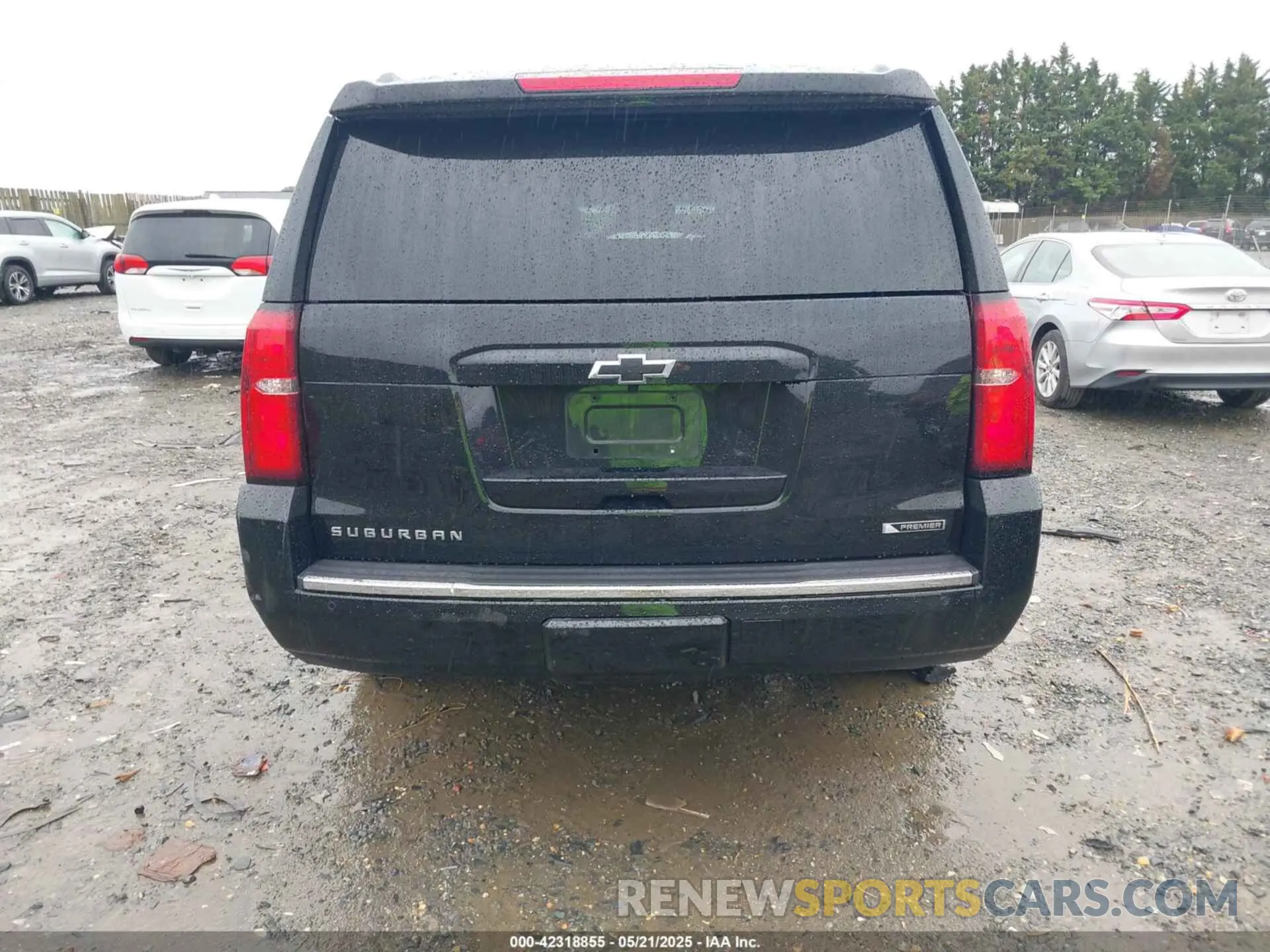 16 fotografías del automóvil dañado 1GNSKJKC1KR147532 CHEVROLET SUBURBAN 2019