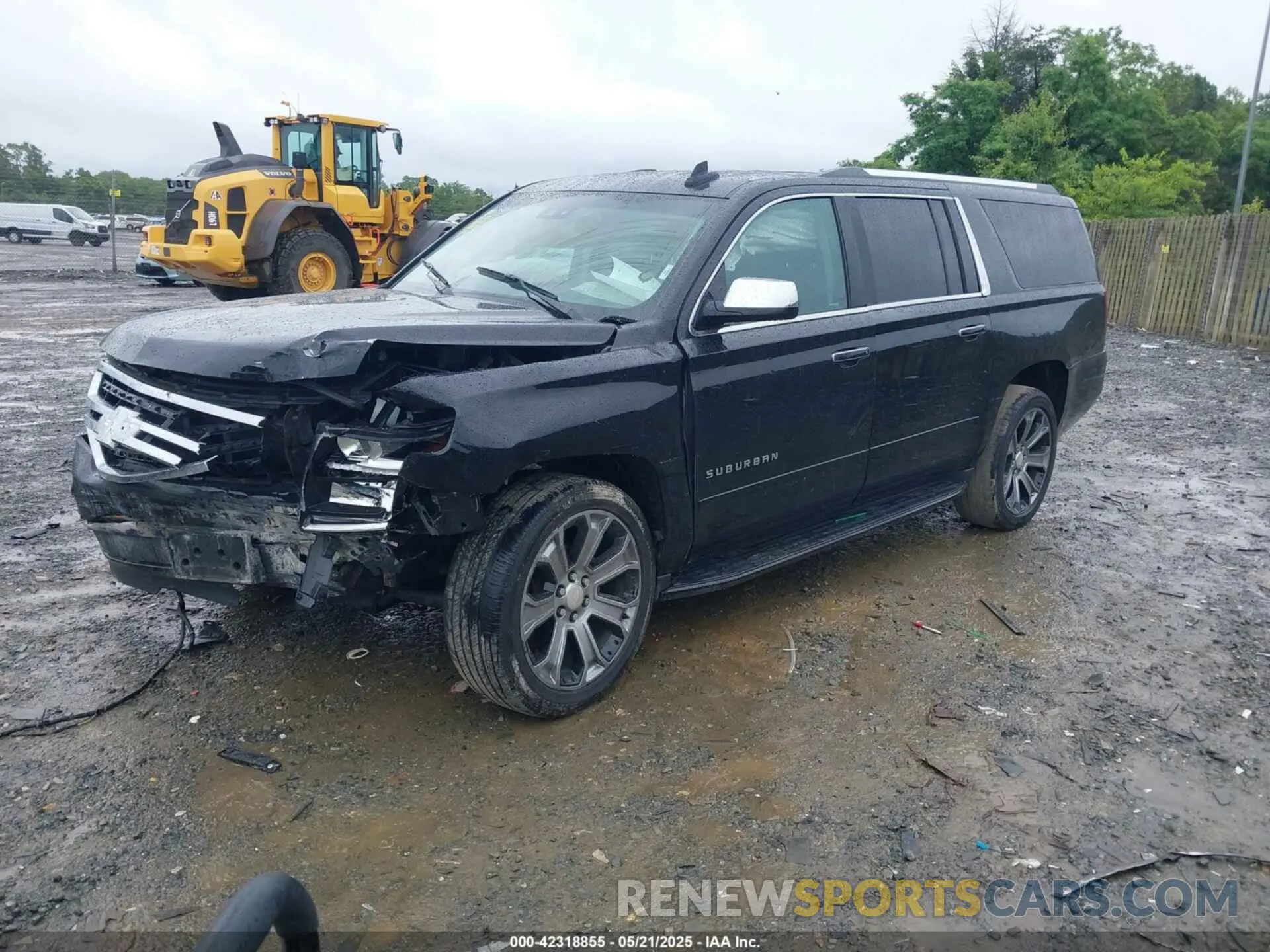 2 fotografías del automóvil dañado 1GNSKJKC1KR147532 CHEVROLET SUBURBAN 2019