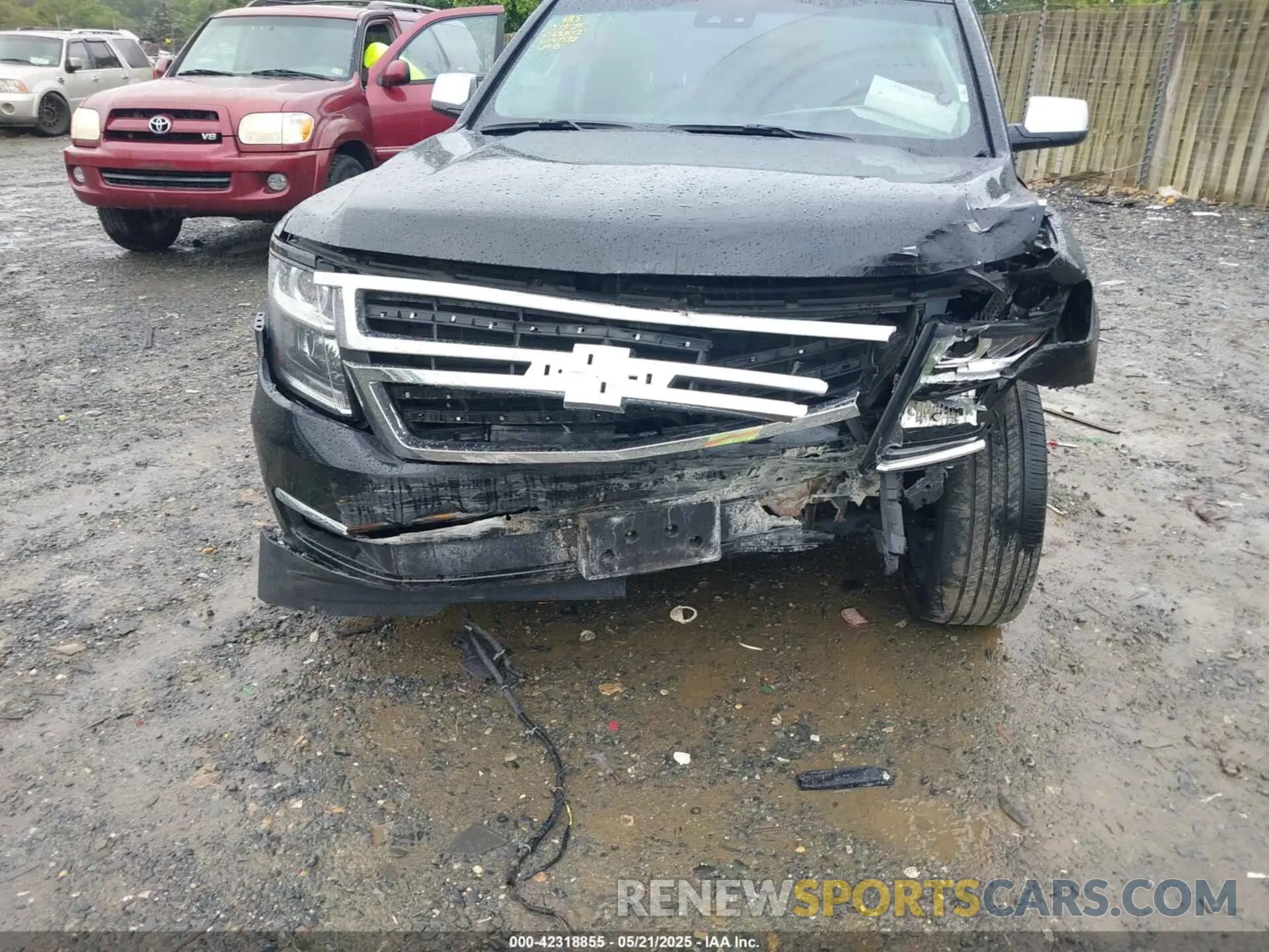 6 fotografías del automóvil dañado 1GNSKJKC1KR147532 CHEVROLET SUBURBAN 2019