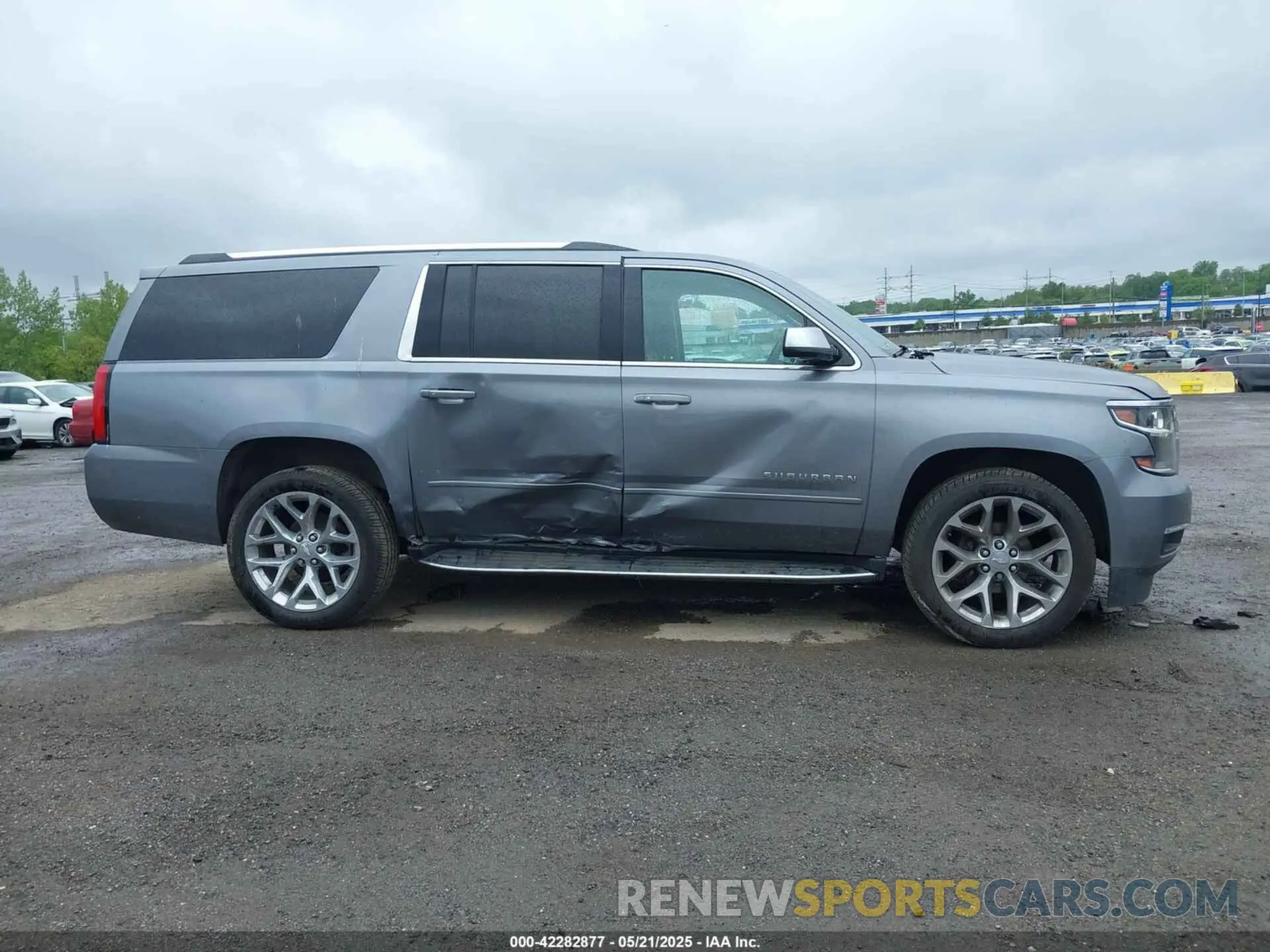 13 fotografías del automóvil dañado 1GNSKJKC9KR288722 CHEVROLET SUBURBAN 2019