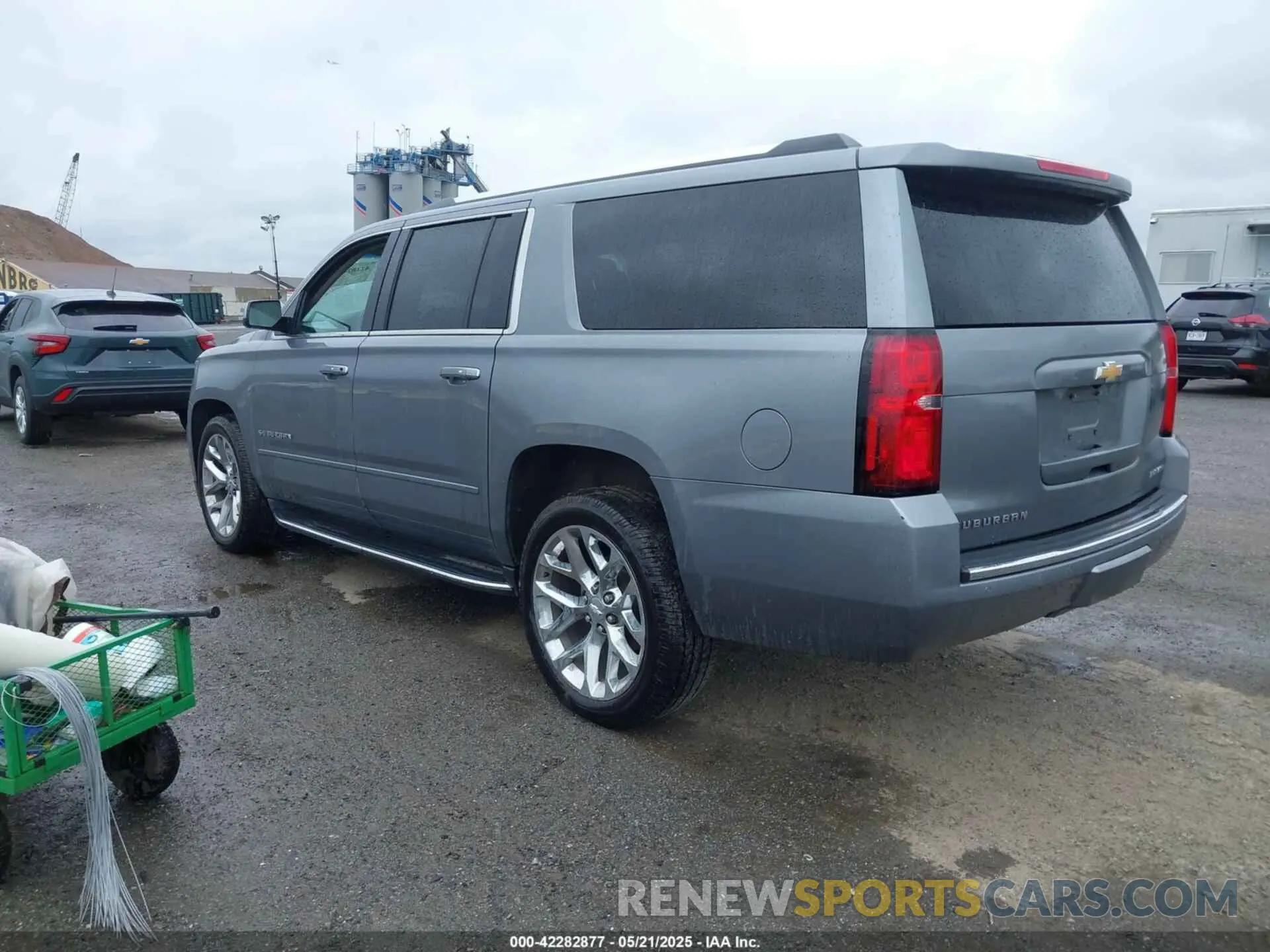 3 fotografías del automóvil dañado 1GNSKJKC9KR288722 CHEVROLET SUBURBAN 2019