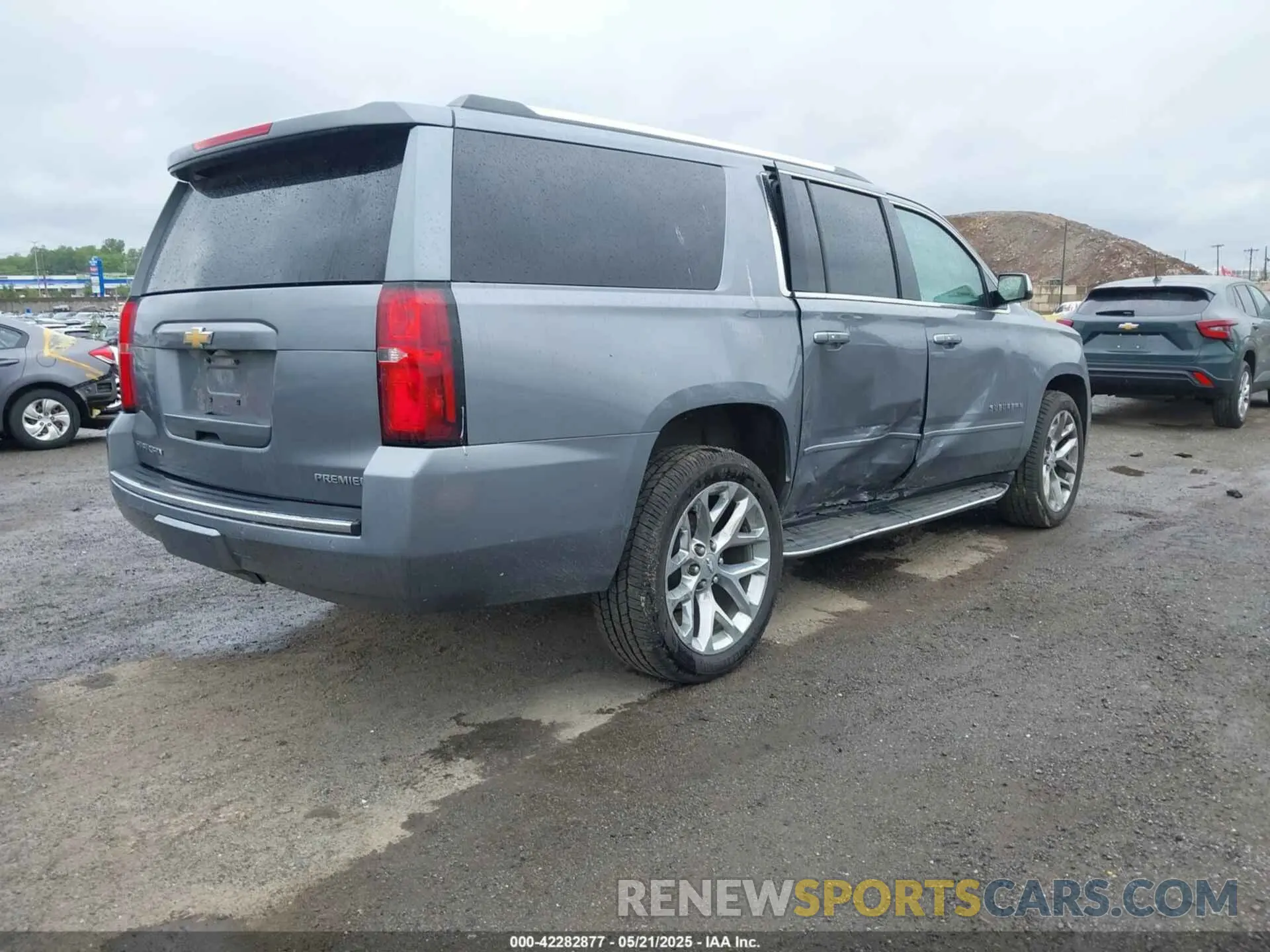 4 fotografías del automóvil dañado 1GNSKJKC9KR288722 CHEVROLET SUBURBAN 2019