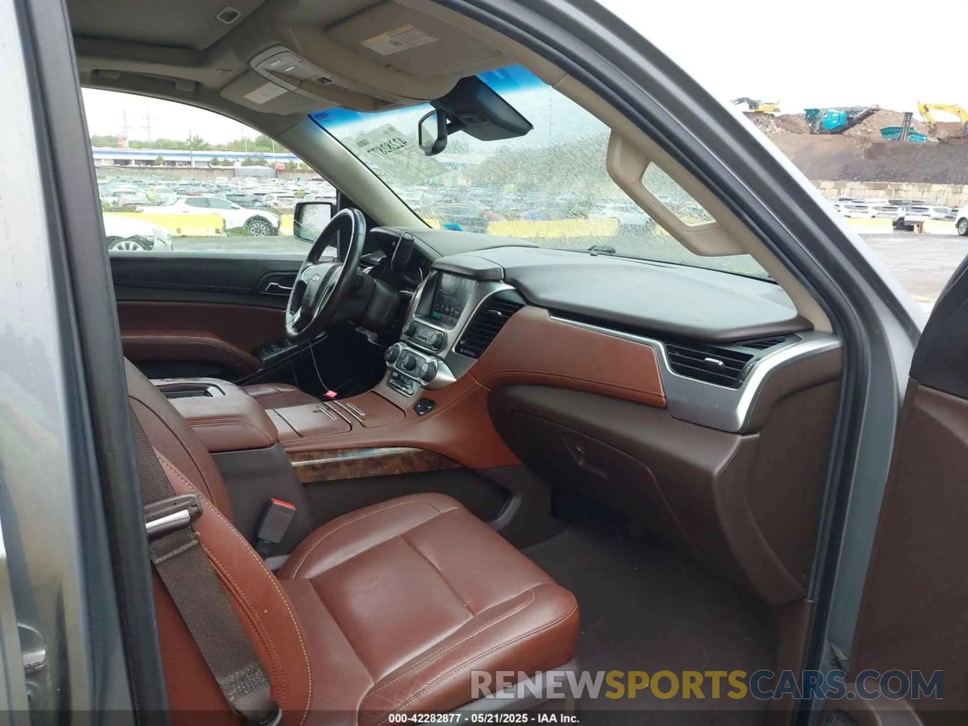 5 fotografías del automóvil dañado 1GNSKJKC9KR288722 CHEVROLET SUBURBAN 2019