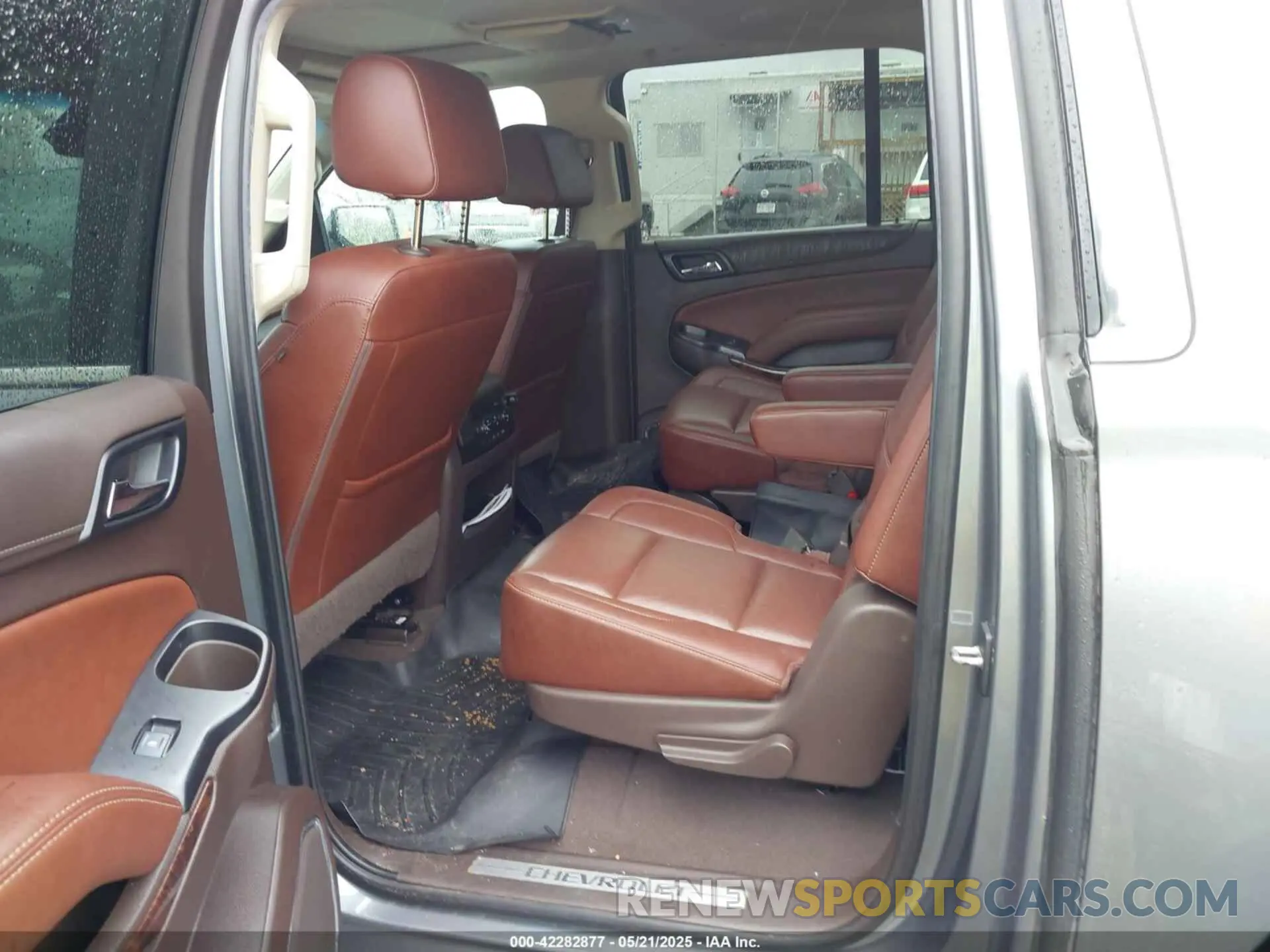 8 fotografías del automóvil dañado 1GNSKJKC9KR288722 CHEVROLET SUBURBAN 2019