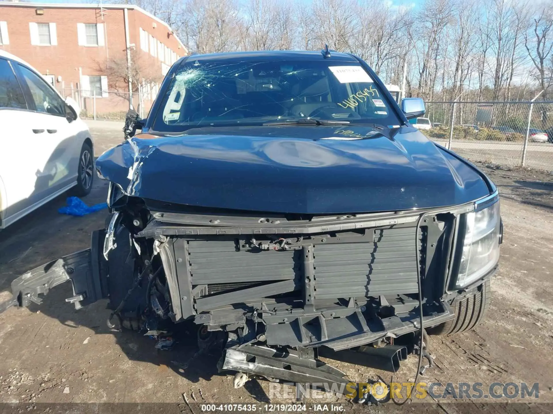 12 fotografías del automóvil dañado 1GNSKJKCXKR111502 CHEVROLET SUBURBAN 2019