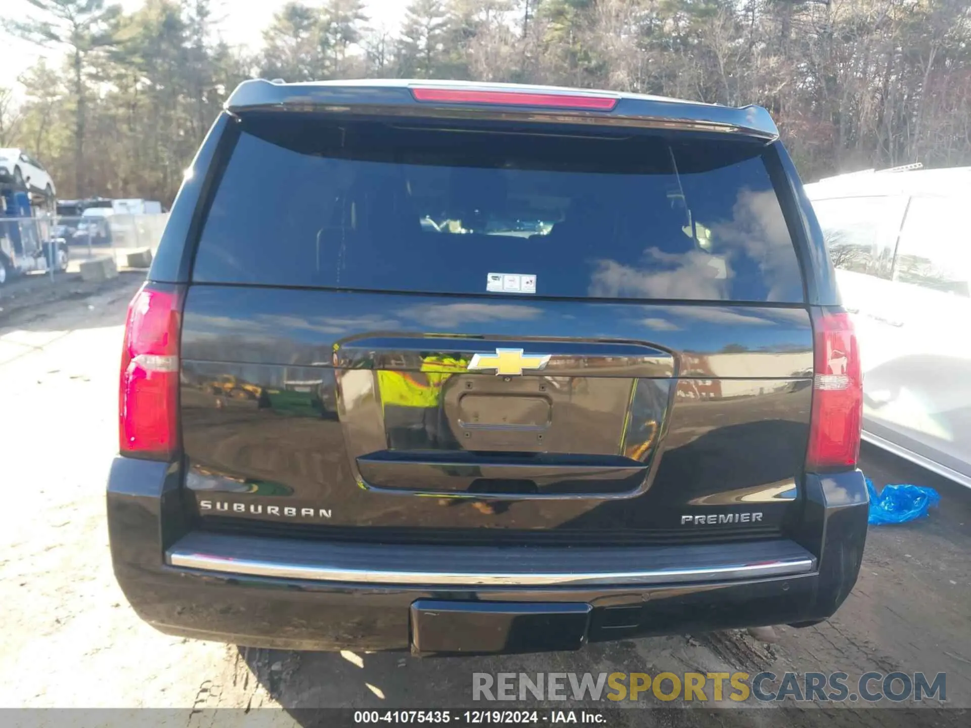 16 fotografías del automóvil dañado 1GNSKJKCXKR111502 CHEVROLET SUBURBAN 2019