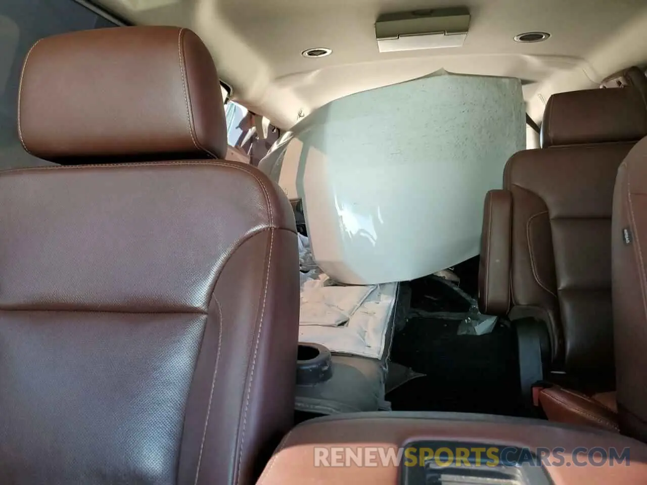 10 fotografías del automóvil dañado 1GNSKJKJ1KR166497 CHEVROLET SUBURBAN 2019