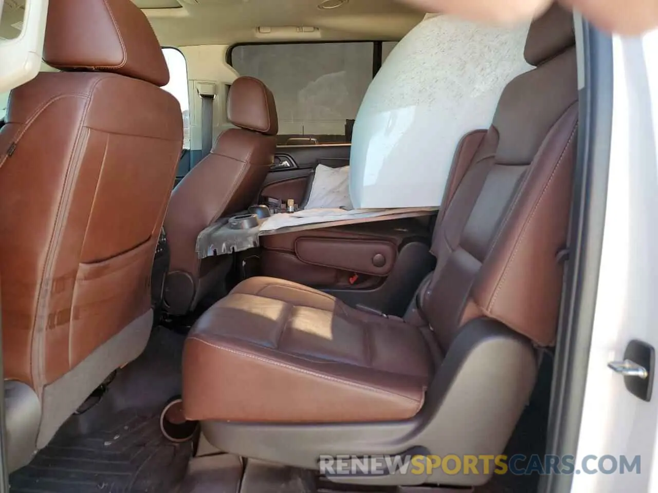 11 fotografías del automóvil dañado 1GNSKJKJ1KR166497 CHEVROLET SUBURBAN 2019