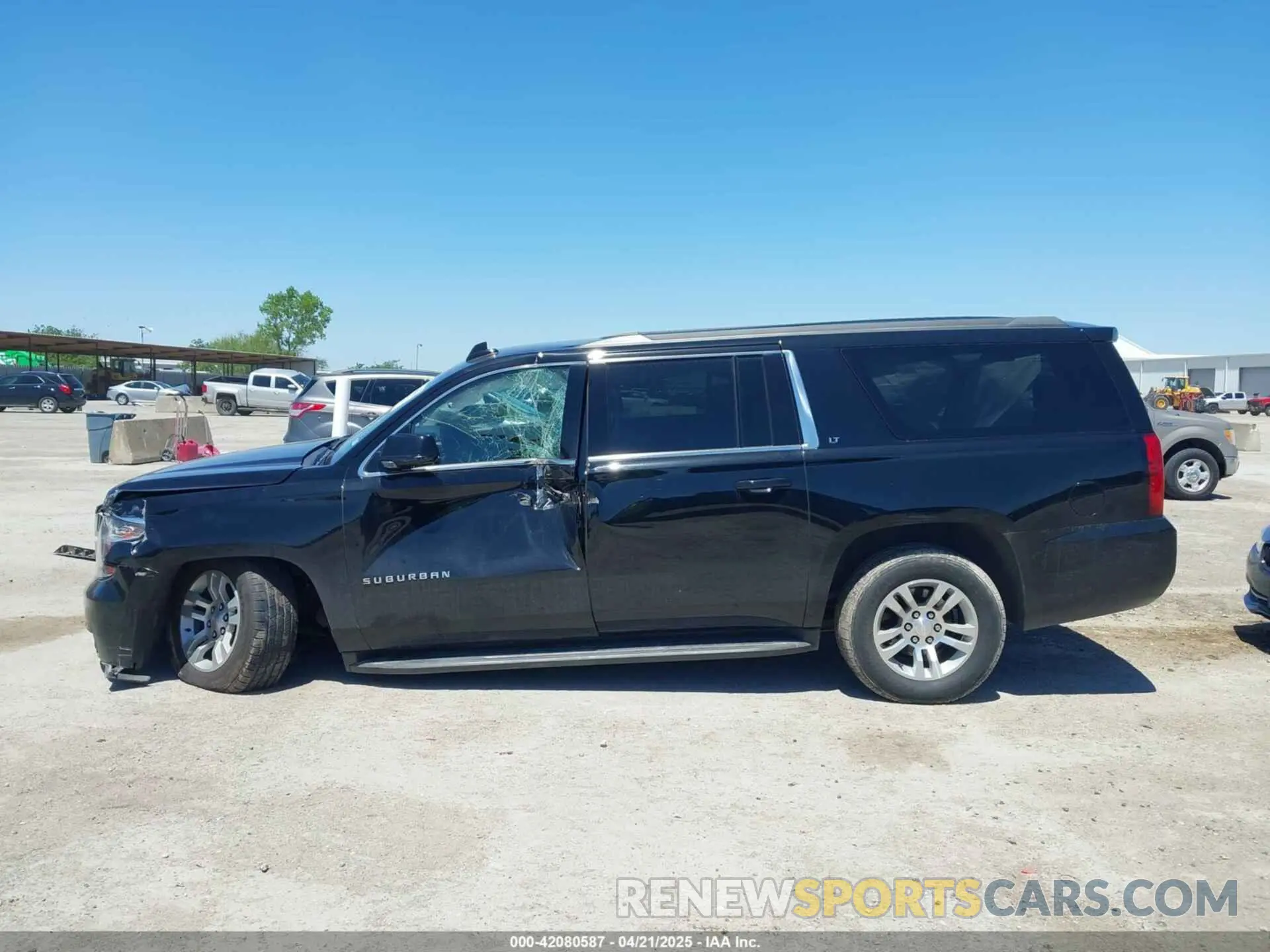 14 fotografías del automóvil dañado 1GNSCHKC2LR305366 CHEVROLET SUBURBAN 2020