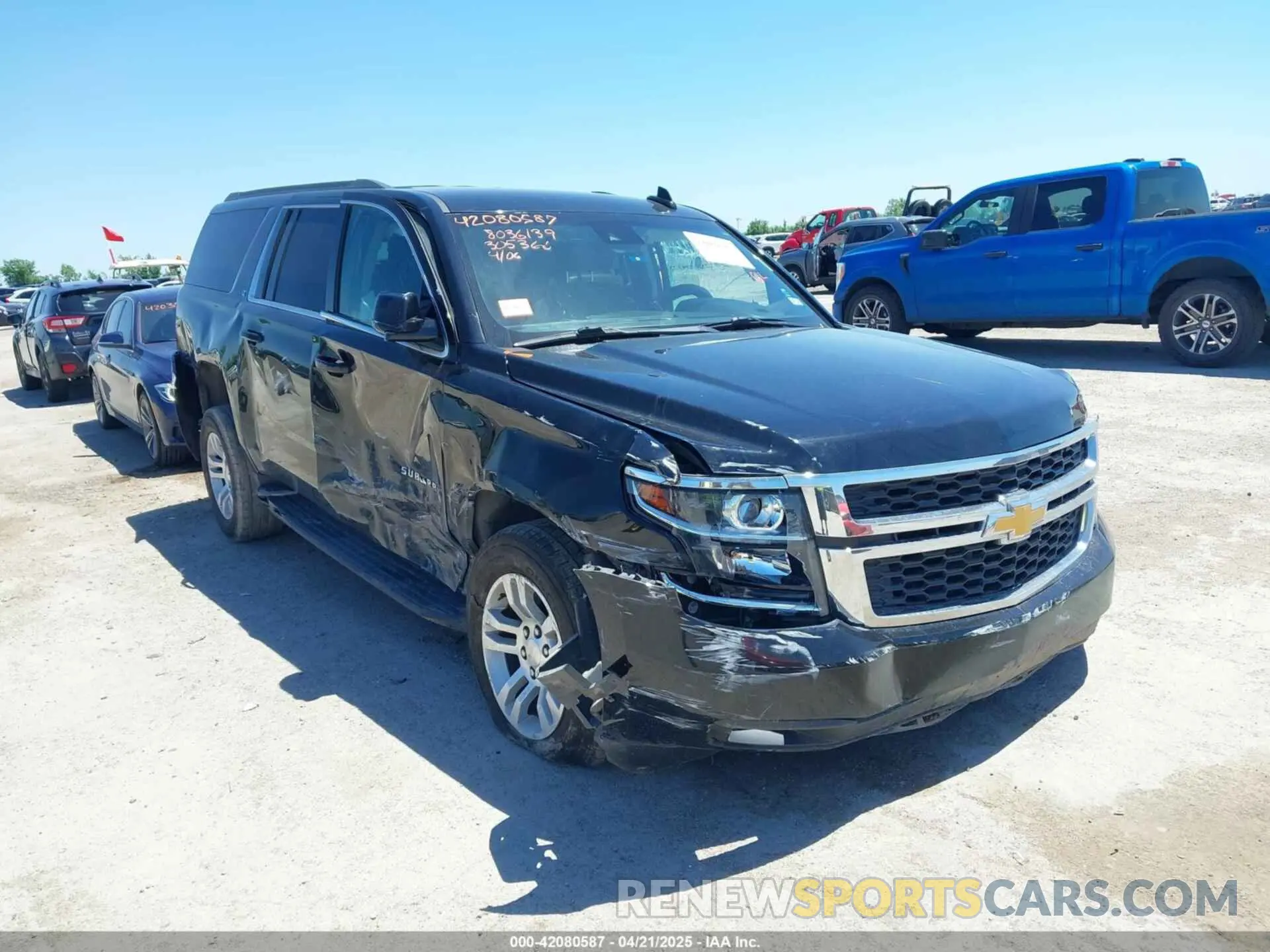 6 fotografías del automóvil dañado 1GNSCHKC2LR305366 CHEVROLET SUBURBAN 2020