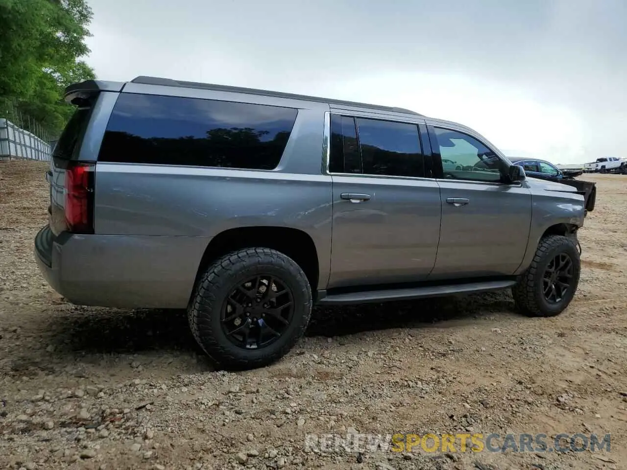 3 fotografías del automóvil dañado 1GNSCHKC4LR156751 CHEVROLET SUBURBAN 2020
