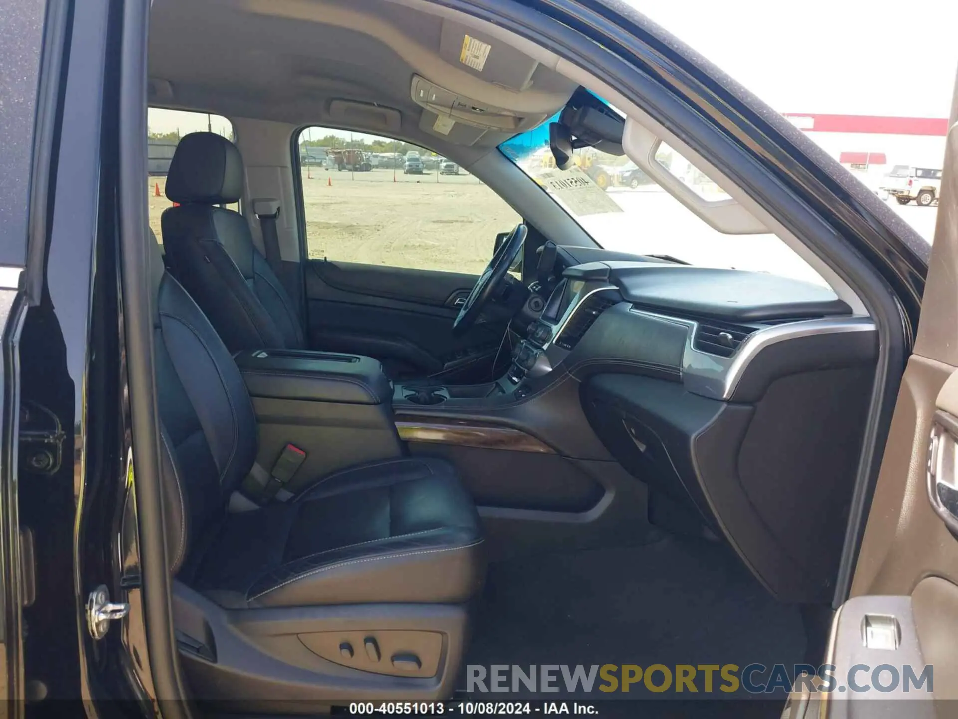 5 fotografías del automóvil dañado 1GNSCHKC5LR102083 CHEVROLET SUBURBAN 2020