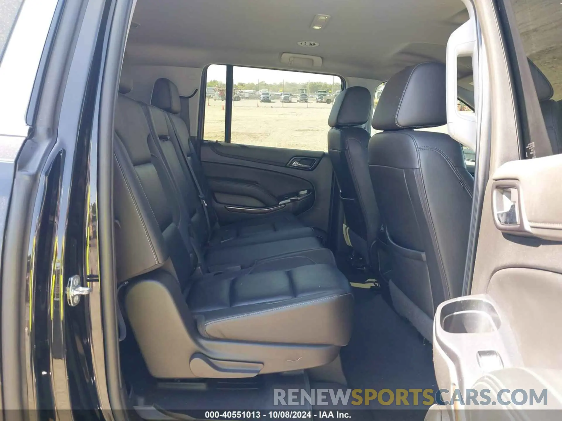 8 fotografías del automóvil dañado 1GNSCHKC5LR102083 CHEVROLET SUBURBAN 2020