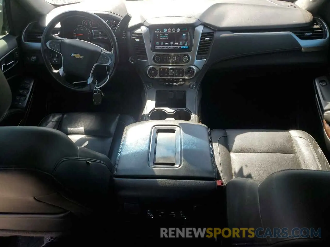 8 fotografías del automóvil dañado 1GNSCHKC5LR186048 CHEVROLET SUBURBAN 2020