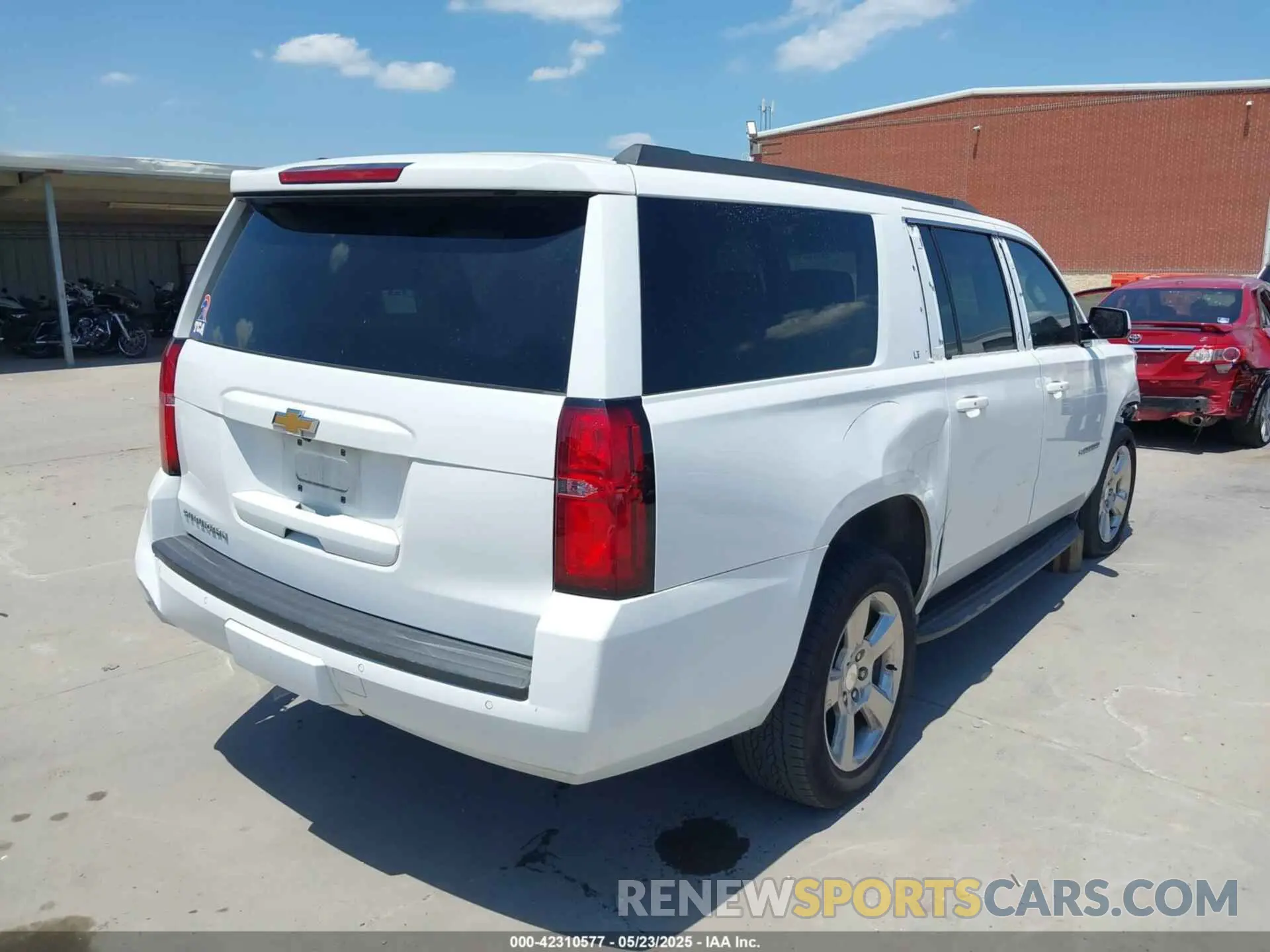 4 fotografías del automóvil dañado 1GNSCHKC6LR287101 CHEVROLET SUBURBAN 2020