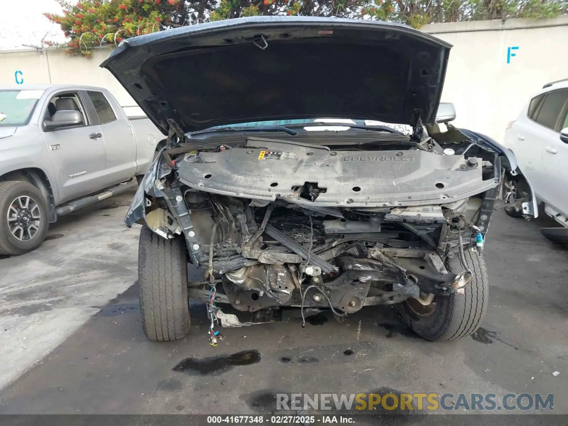 11 fotografías del automóvil dañado 1GNSCHKC8LR151570 CHEVROLET SUBURBAN 2020