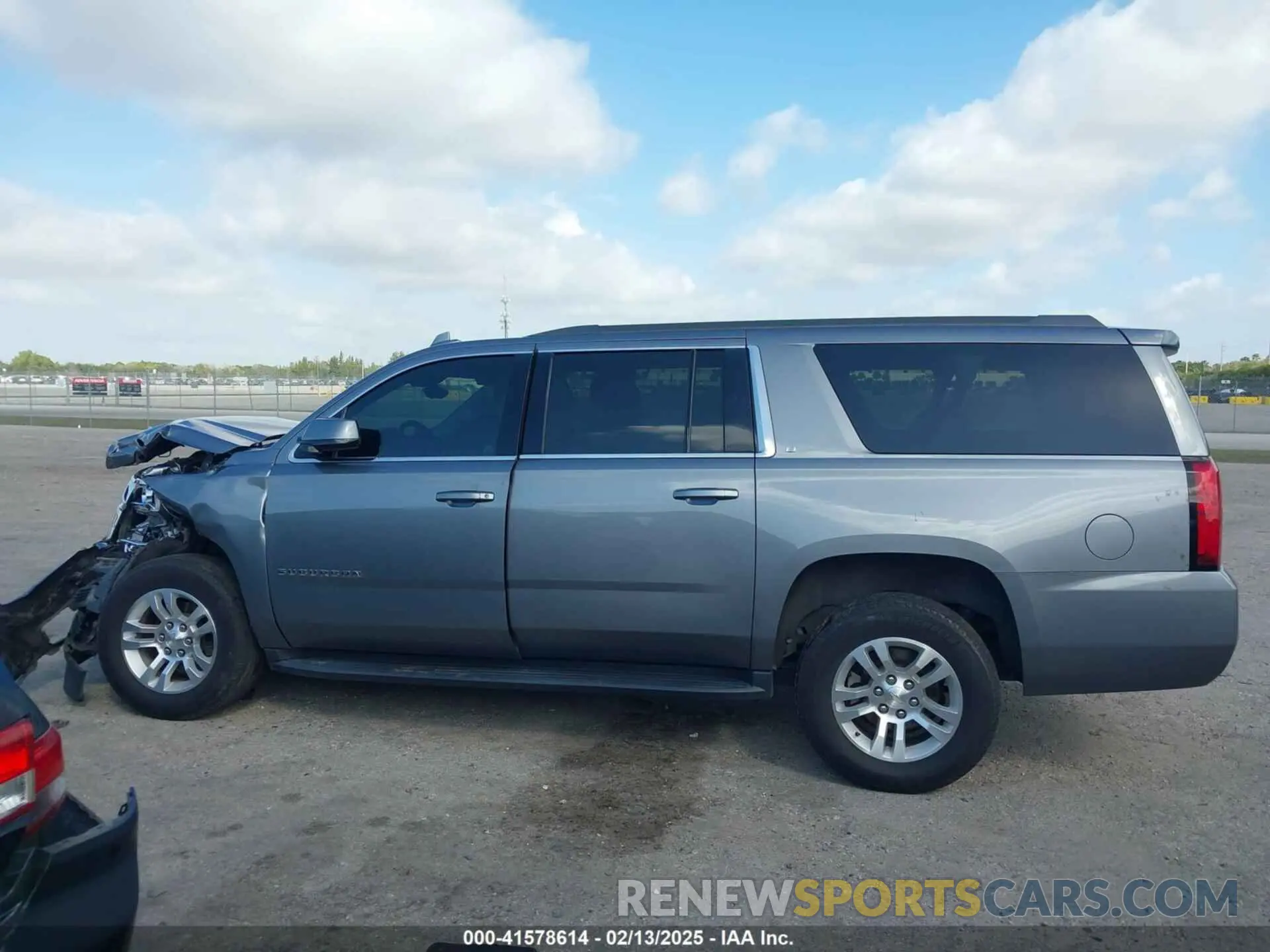 14 fotografías del automóvil dañado 1GNSCHKC8LR157188 CHEVROLET SUBURBAN 2020