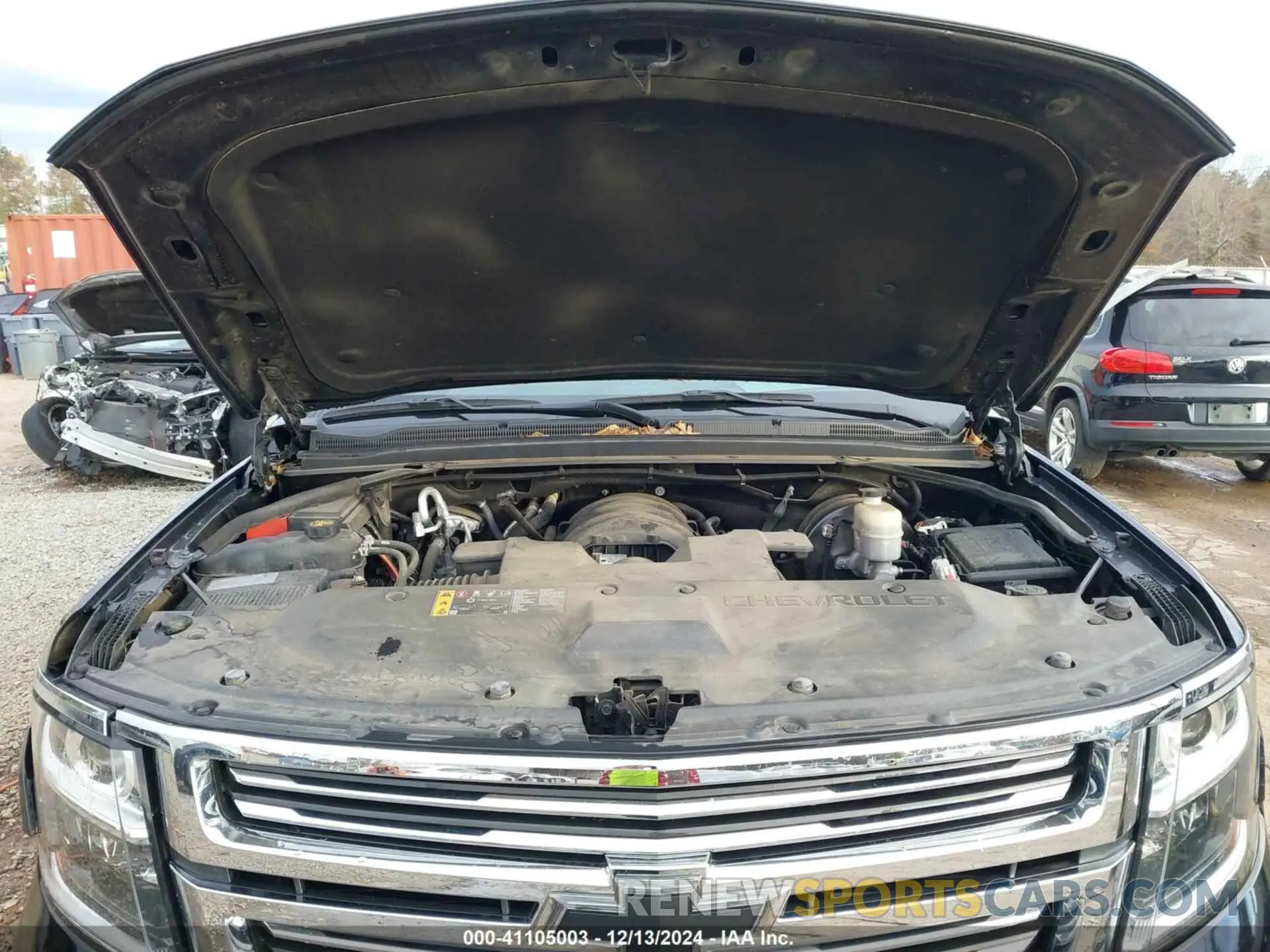 10 fotografías del automóvil dañado 1GNSCJKC0LR121728 CHEVROLET SUBURBAN 2020
