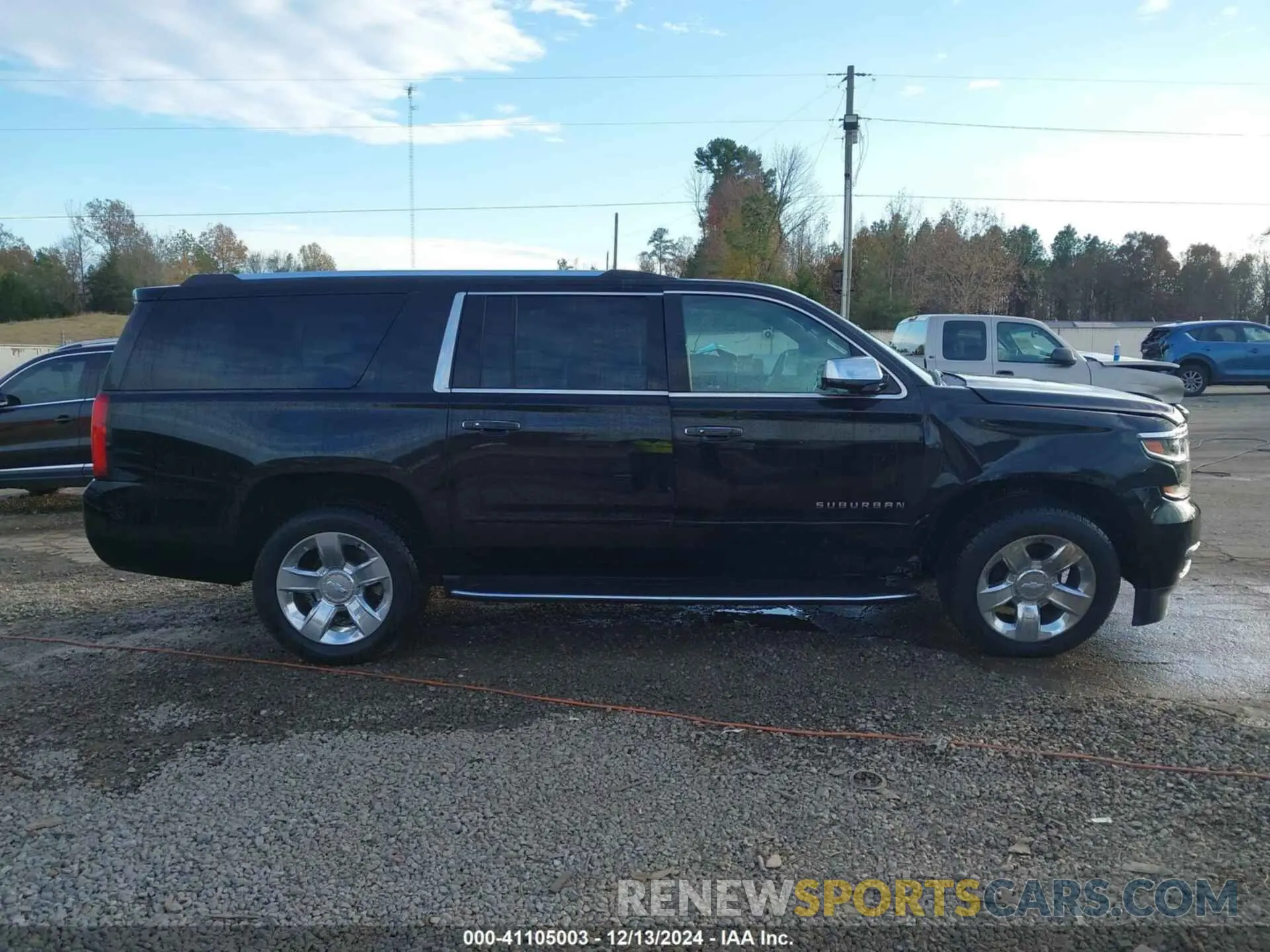 13 fotografías del automóvil dañado 1GNSCJKC0LR121728 CHEVROLET SUBURBAN 2020