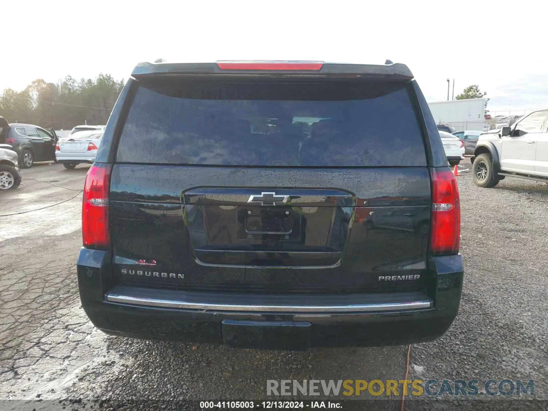 16 fotografías del automóvil dañado 1GNSCJKC0LR121728 CHEVROLET SUBURBAN 2020