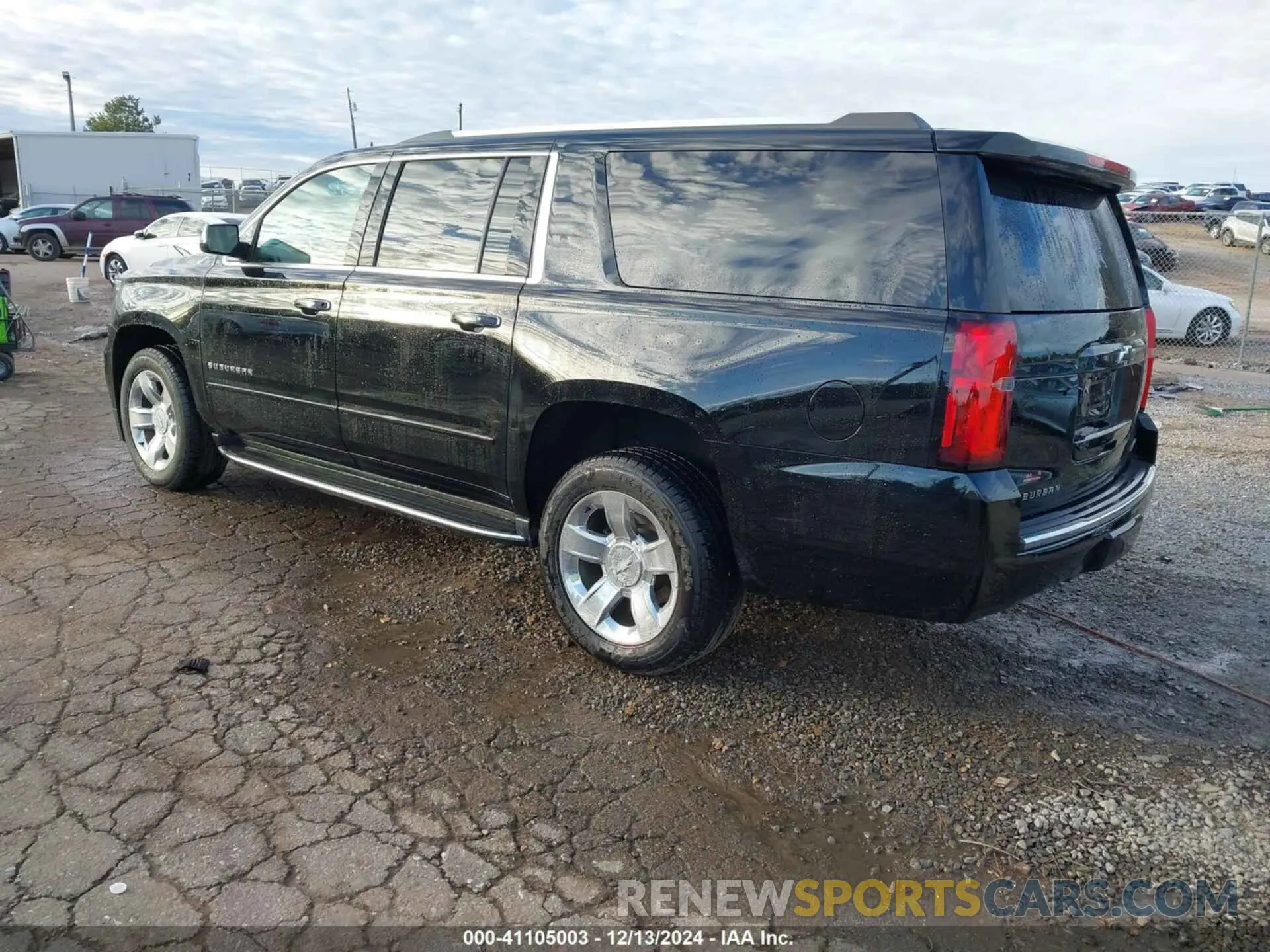 3 fotografías del automóvil dañado 1GNSCJKC0LR121728 CHEVROLET SUBURBAN 2020