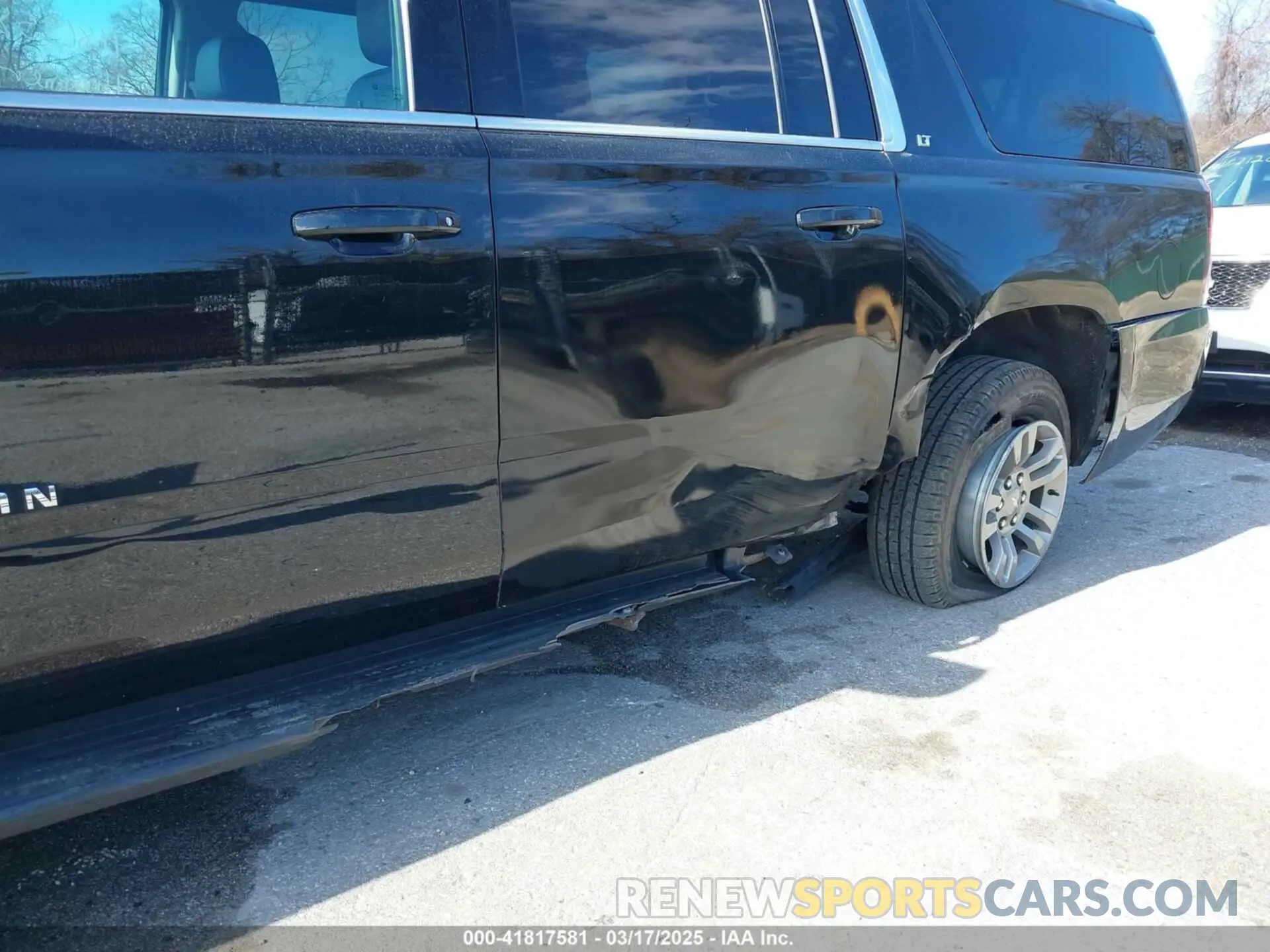 17 fotografías del automóvil dañado 1GNSKHKC1LR302557 CHEVROLET SUBURBAN 2020