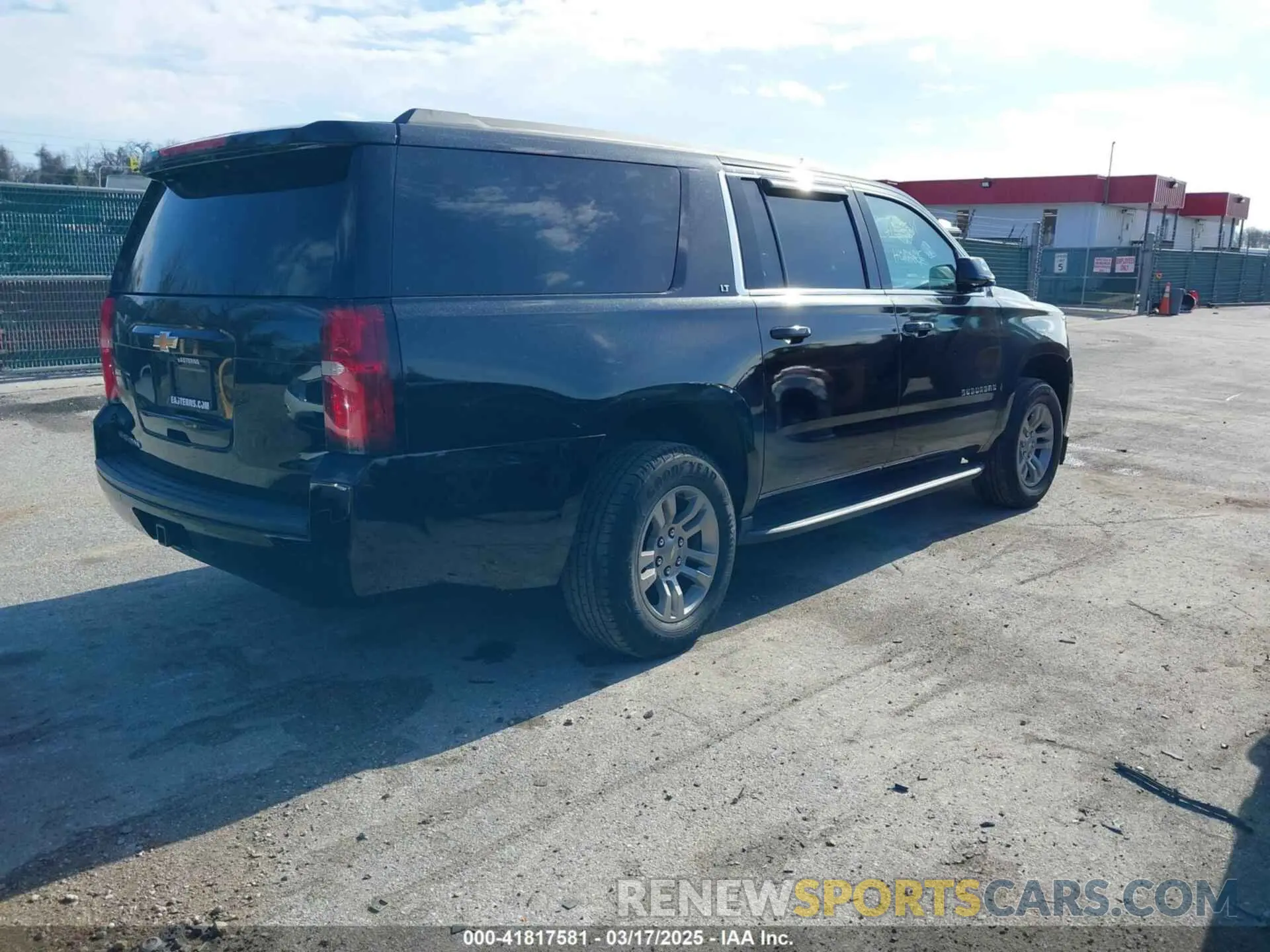 4 fotografías del automóvil dañado 1GNSKHKC1LR302557 CHEVROLET SUBURBAN 2020