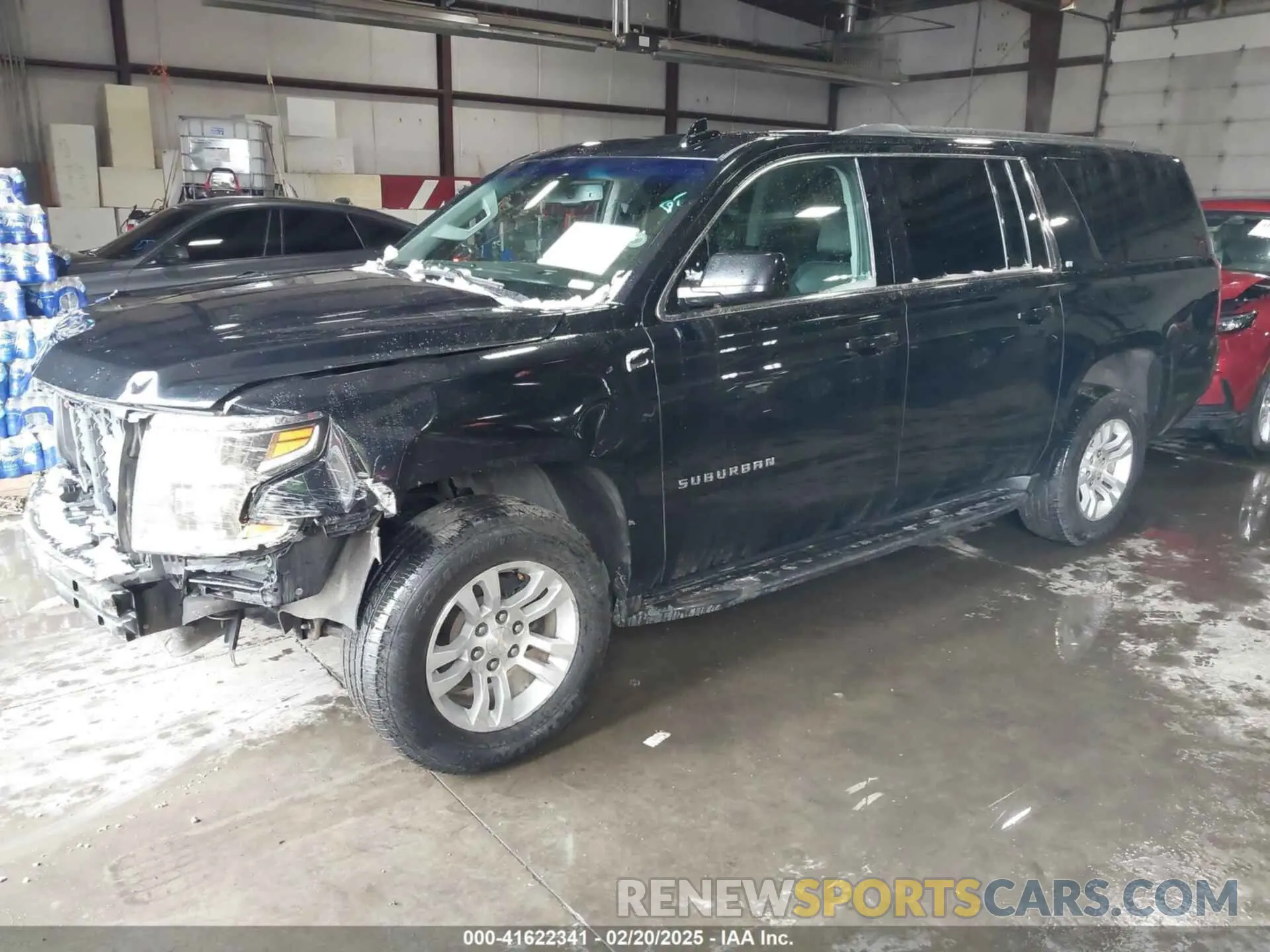 2 fotografías del automóvil dañado 1GNSKHKC2LR111388 CHEVROLET SUBURBAN 2020