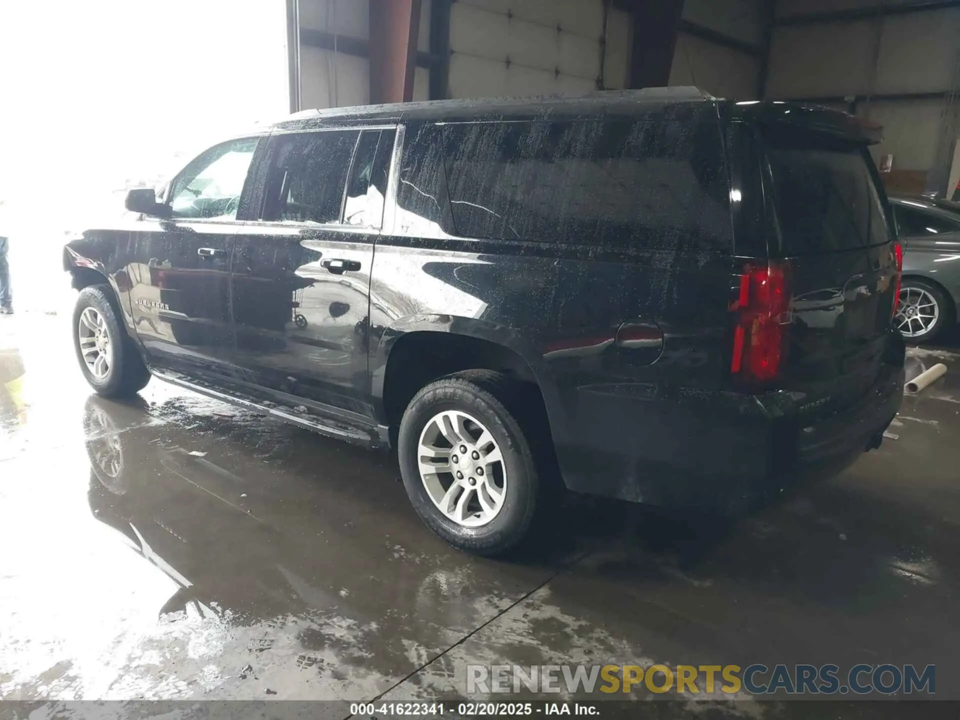 3 fotografías del automóvil dañado 1GNSKHKC2LR111388 CHEVROLET SUBURBAN 2020