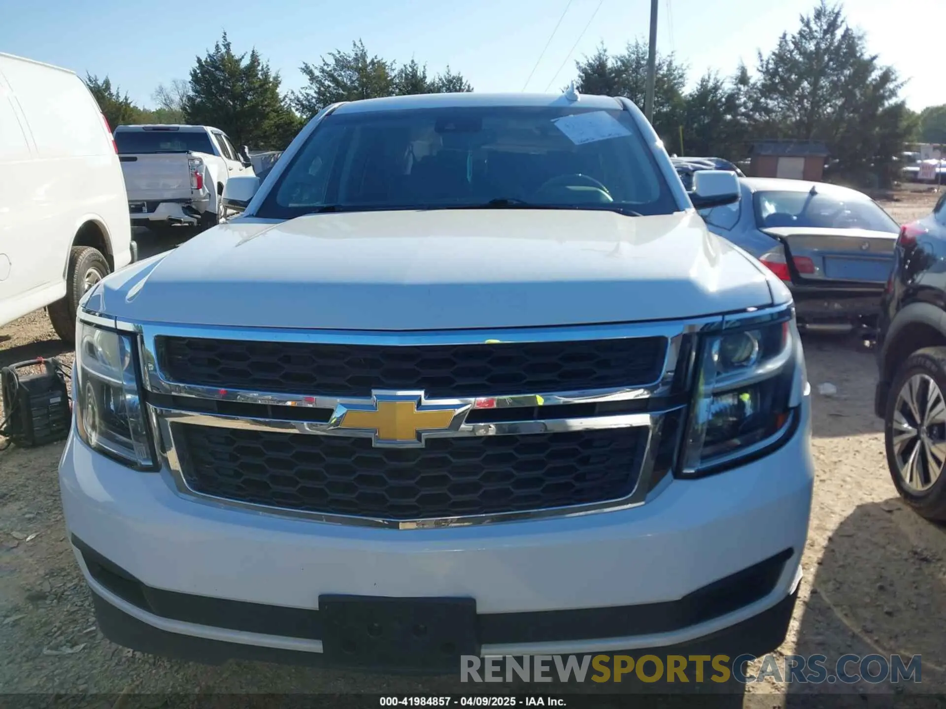 12 fotografías del automóvil dañado 1GNSKHKC2LR112606 CHEVROLET SUBURBAN 2020