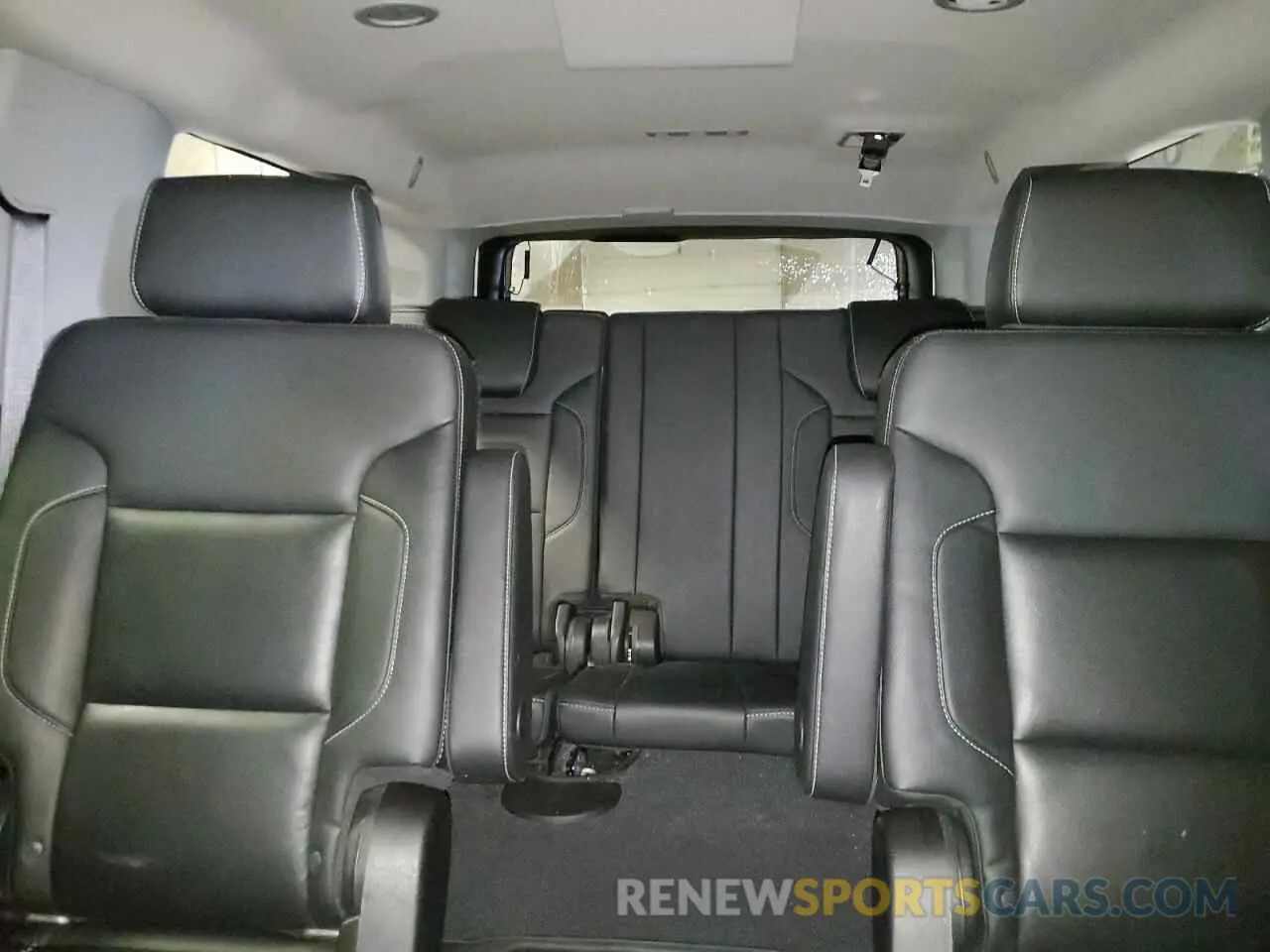 10 fotografías del automóvil dañado 1GNSKHKC2LR187449 CHEVROLET SUBURBAN 2020