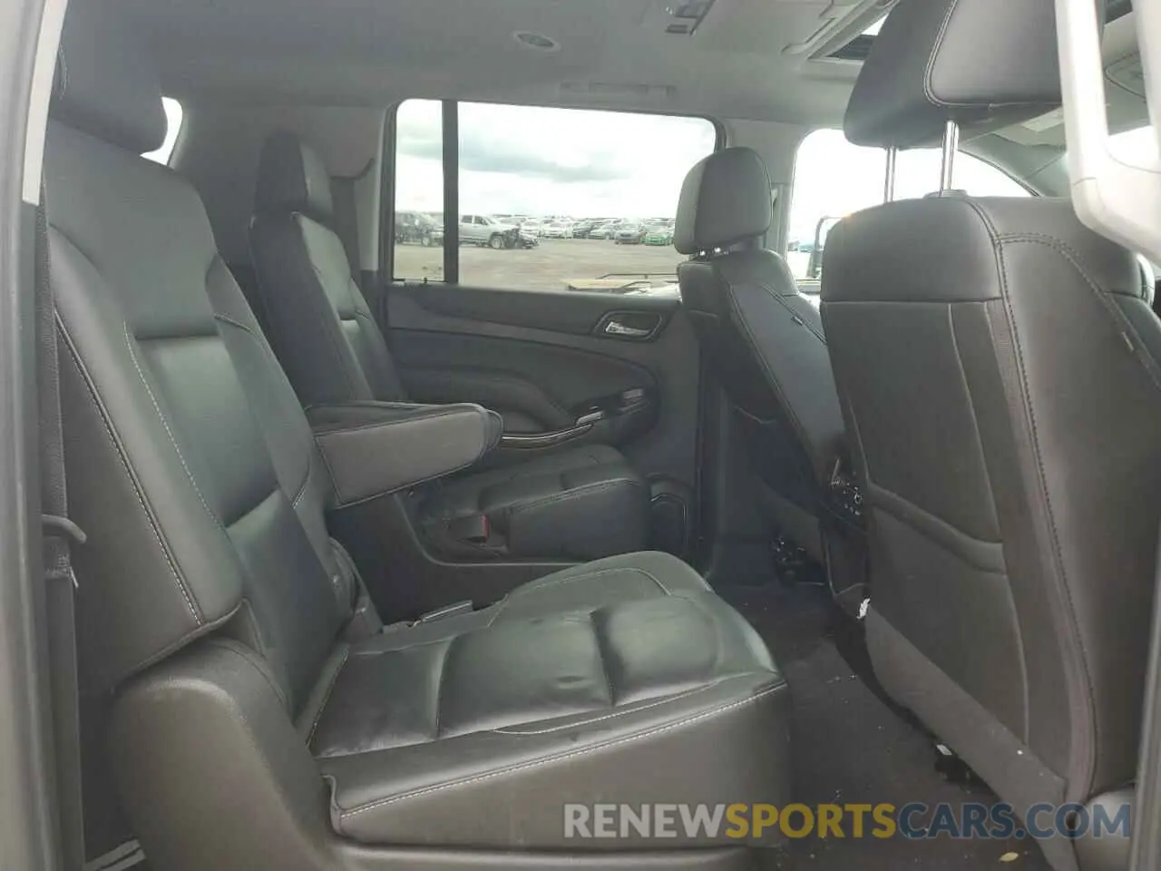 11 fotografías del automóvil dañado 1GNSKHKC3LR277936 CHEVROLET SUBURBAN 2020