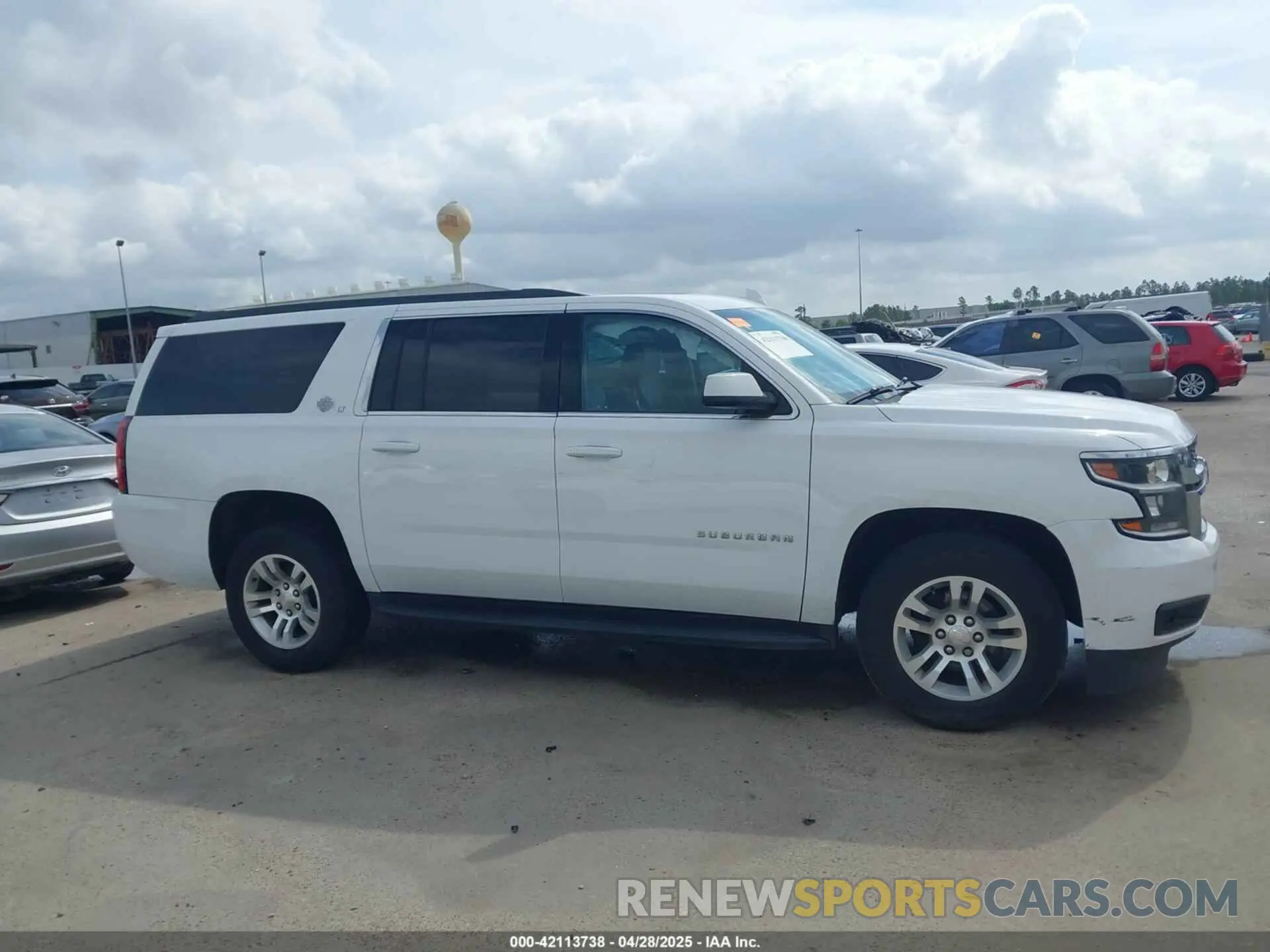 13 fotografías del automóvil dañado 1GNSKHKC5LR273483 CHEVROLET SUBURBAN 2020