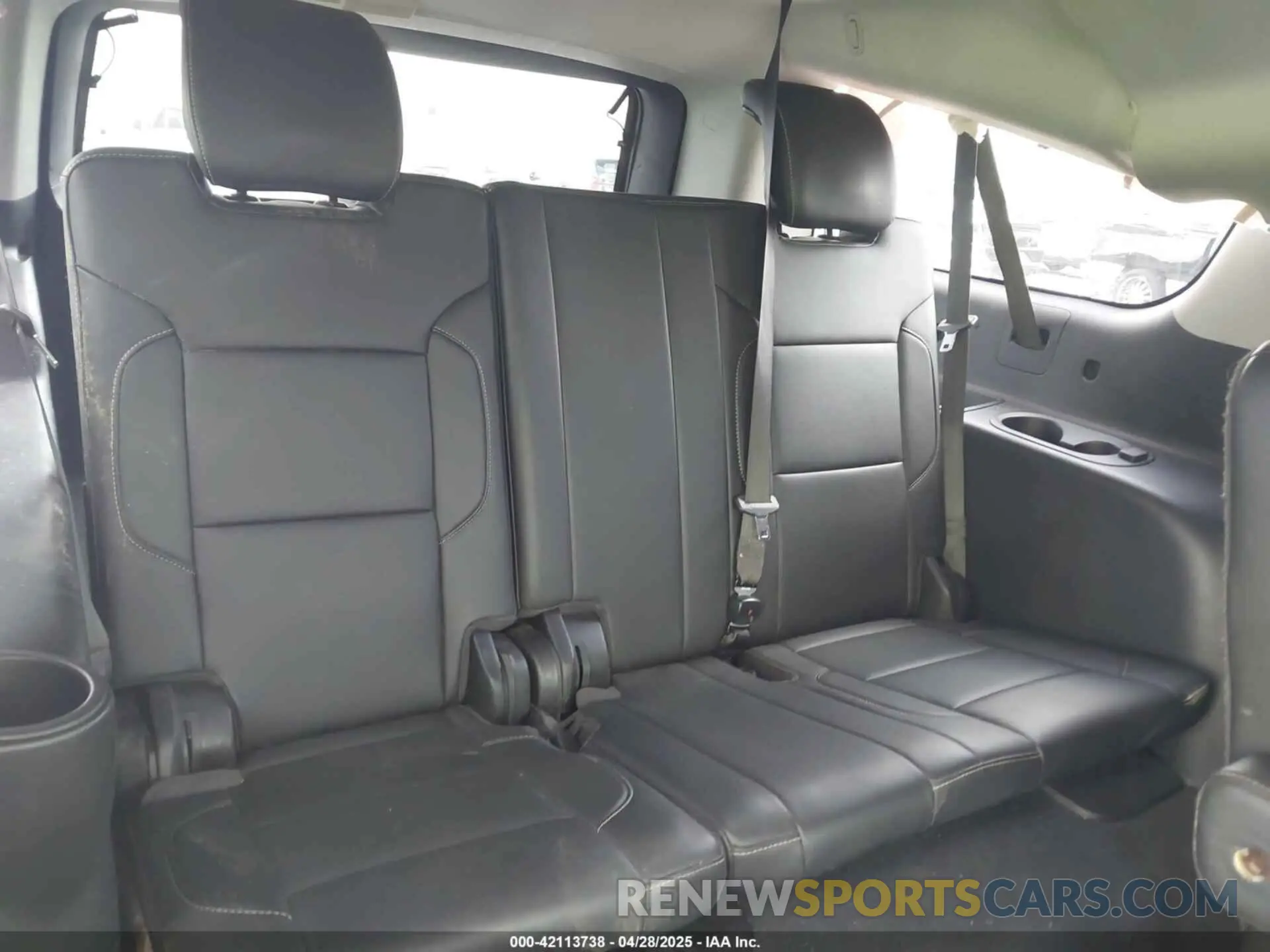 17 fotografías del automóvil dañado 1GNSKHKC5LR273483 CHEVROLET SUBURBAN 2020