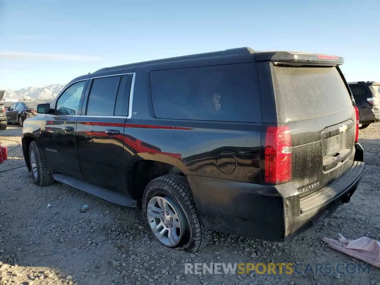2 fotografías del automóvil dañado 1GNSKHKC6LR153840 CHEVROLET SUBURBAN 2020