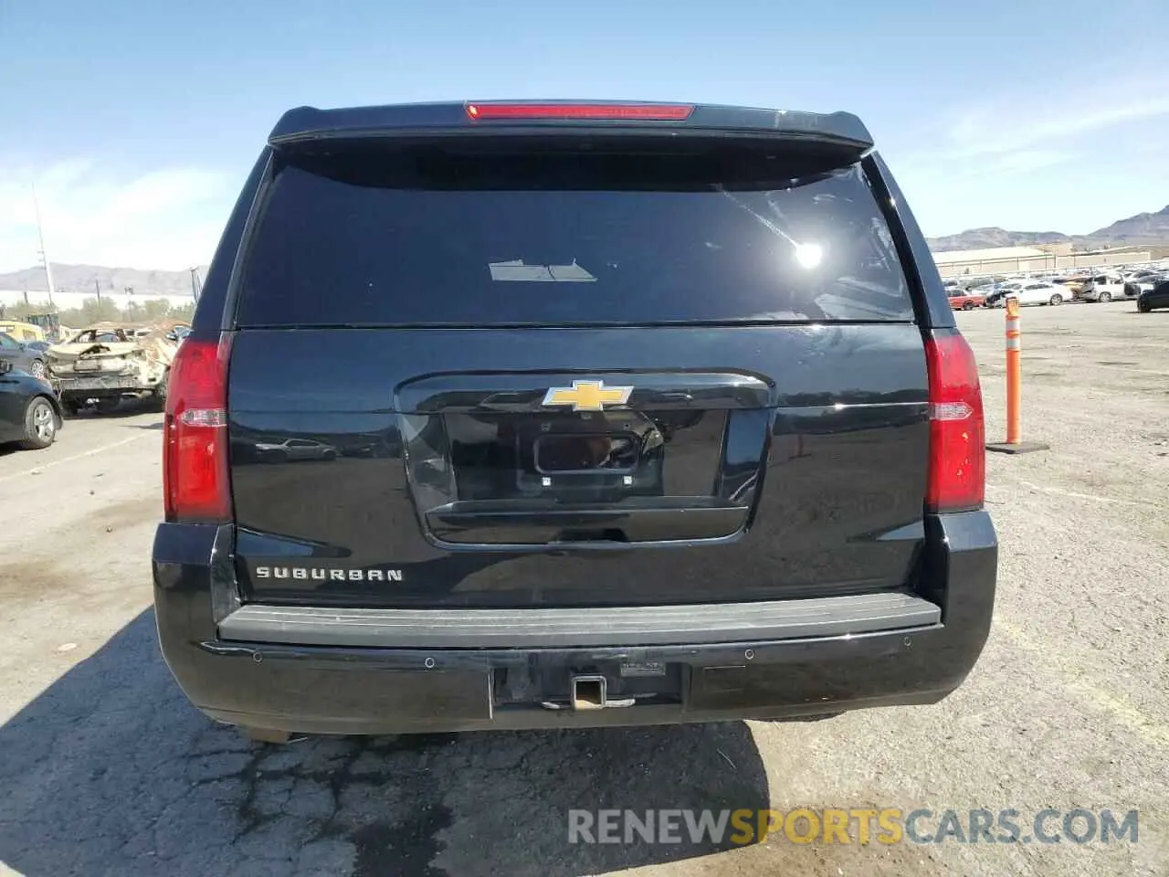 6 fotografías del automóvil dañado 1GNSKHKC6LR261553 CHEVROLET SUBURBAN 2020