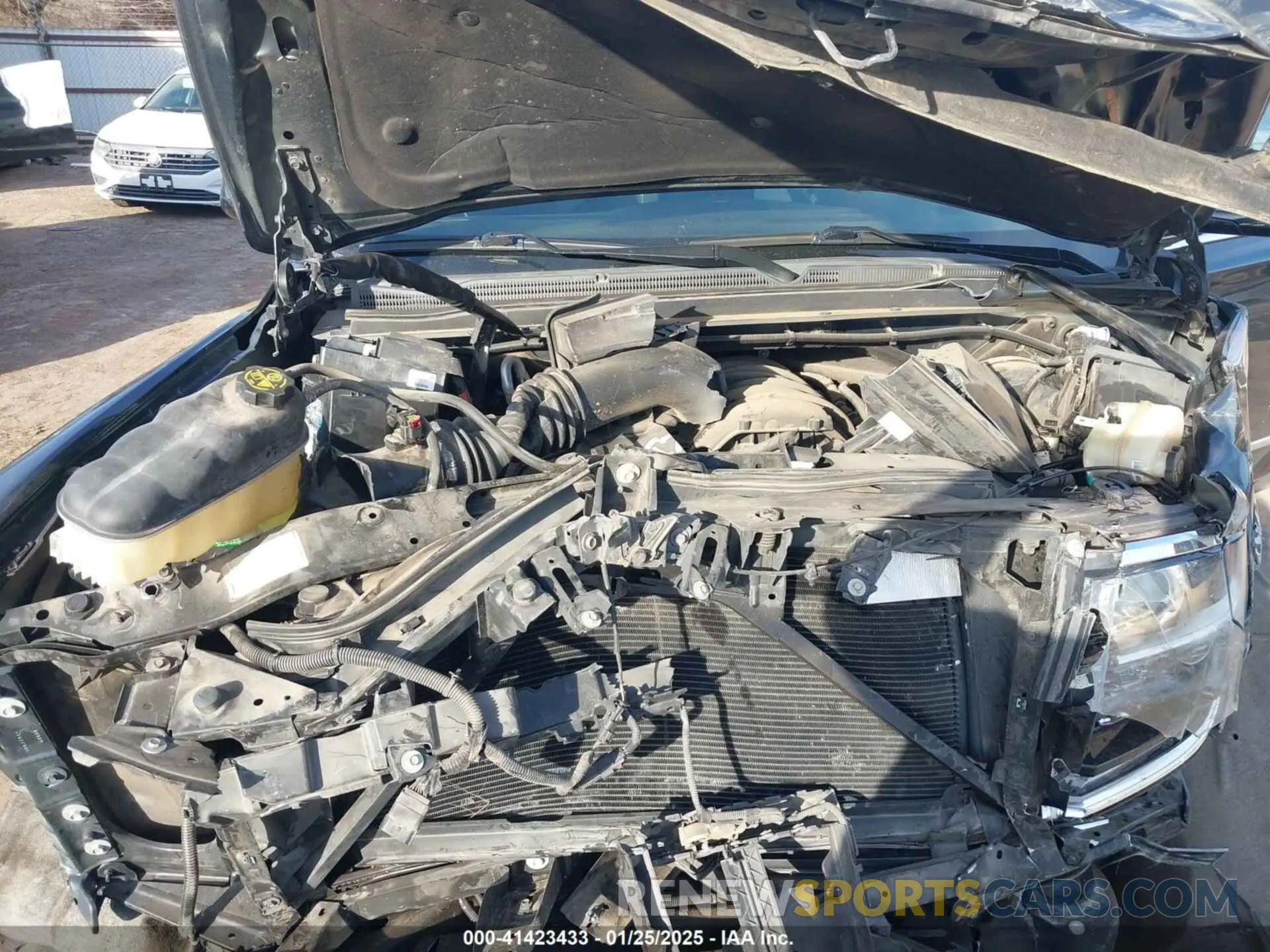 10 fotografías del automóvil dañado 1GNSKHKC7LR123309 CHEVROLET SUBURBAN 2020