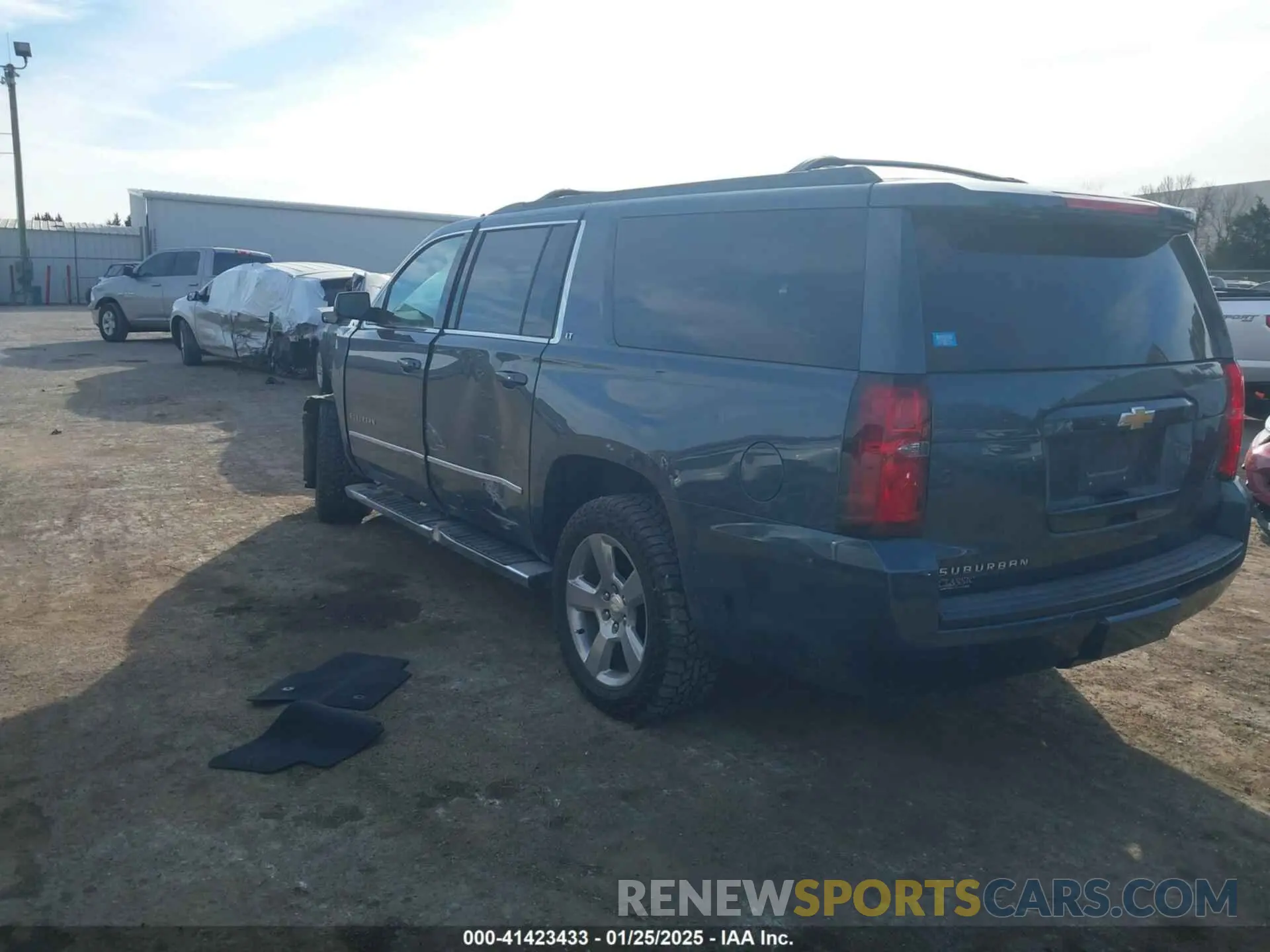 3 fotografías del automóvil dañado 1GNSKHKC7LR123309 CHEVROLET SUBURBAN 2020
