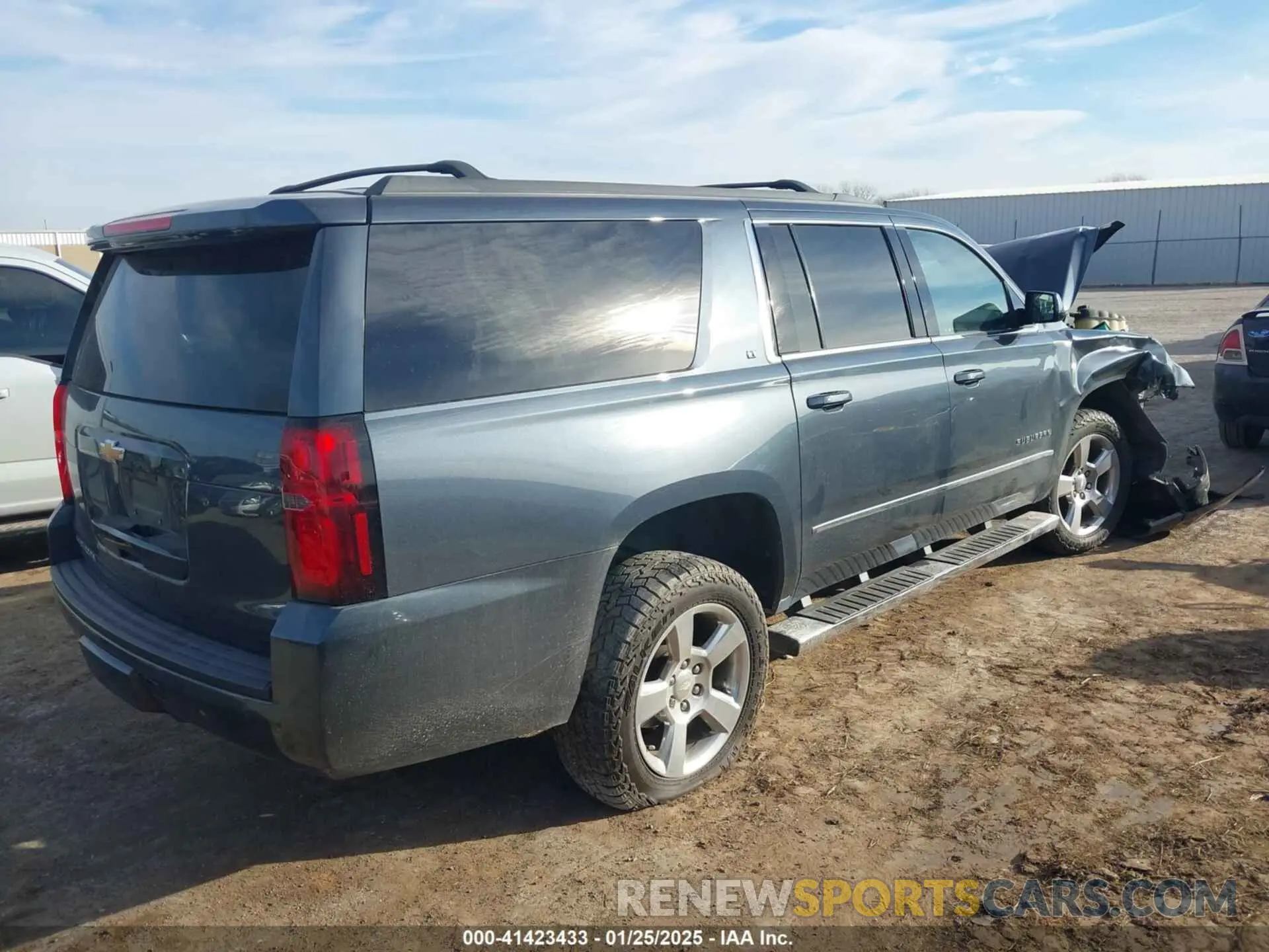 4 fotografías del automóvil dañado 1GNSKHKC7LR123309 CHEVROLET SUBURBAN 2020