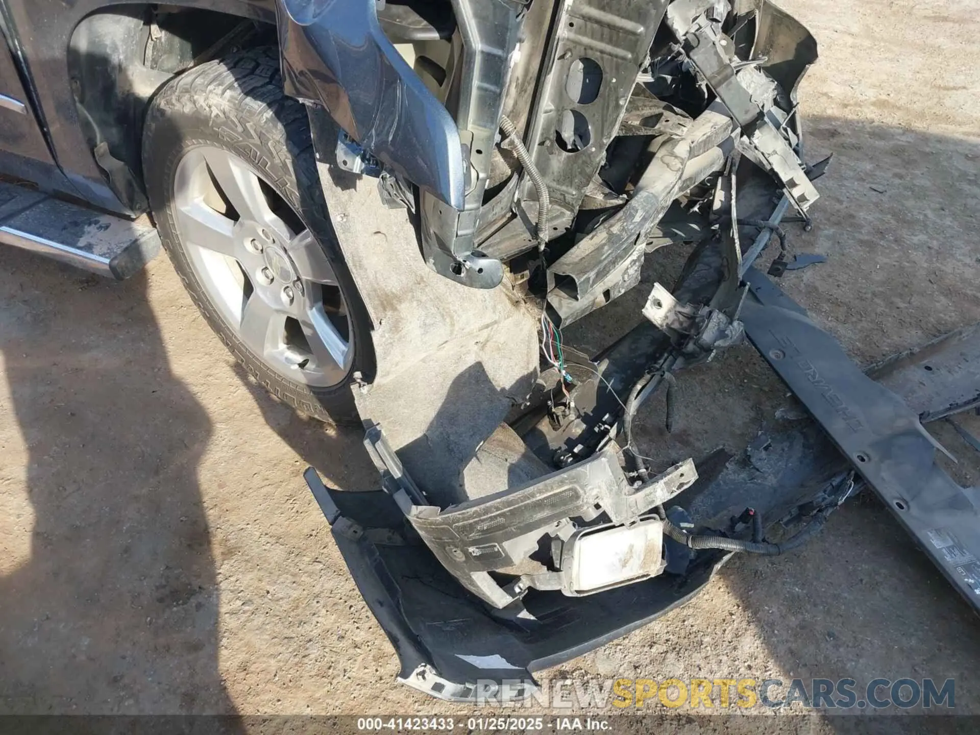 6 fotografías del automóvil dañado 1GNSKHKC7LR123309 CHEVROLET SUBURBAN 2020