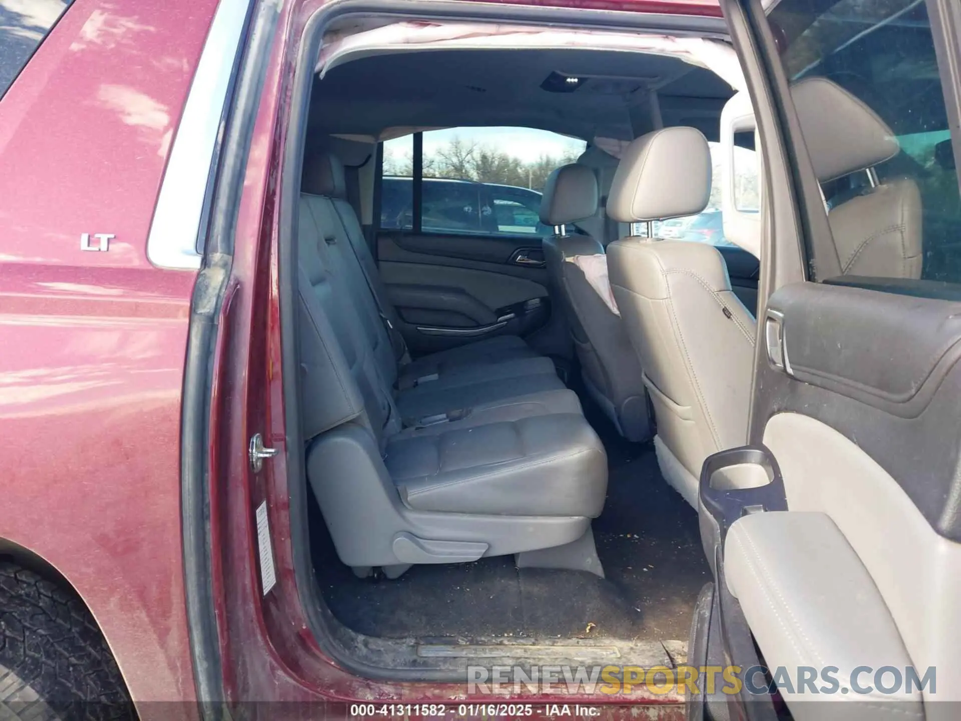 8 fotografías del automóvil dañado 1GNSKHKC9LR233603 CHEVROLET SUBURBAN 2020