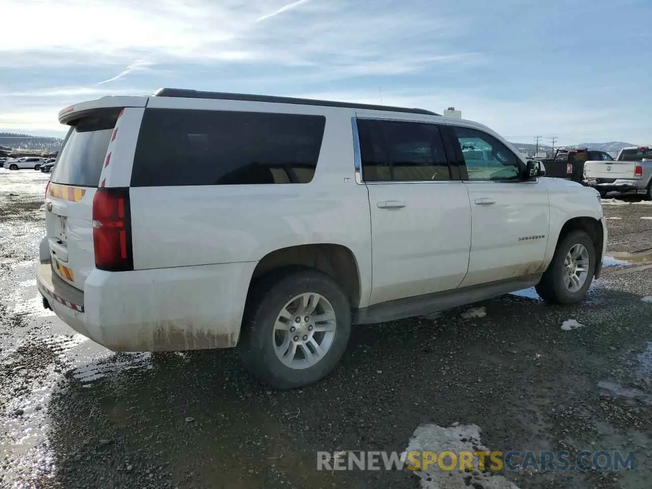 3 fotografías del automóvil dañado 1GNSKHKCXLR262611 CHEVROLET SUBURBAN 2020