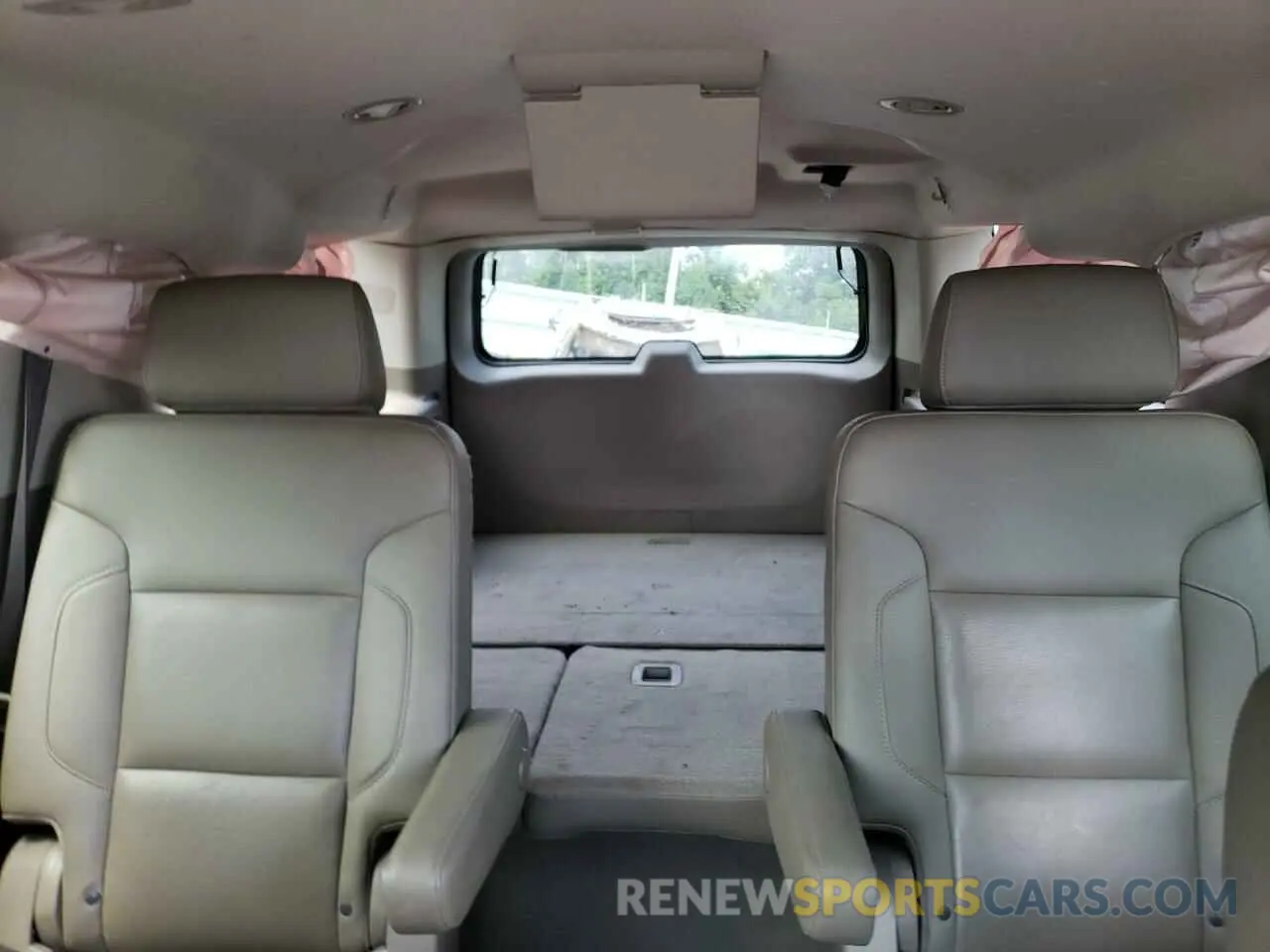 10 fotografías del automóvil dañado 1GNSKJKC6LR106993 CHEVROLET SUBURBAN 2020