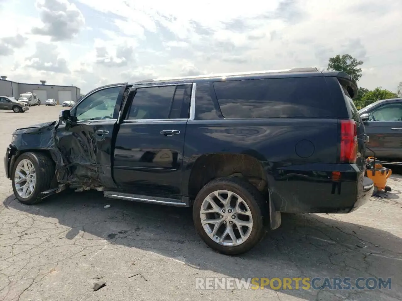 2 fotografías del automóvil dañado 1GNSKJKC6LR106993 CHEVROLET SUBURBAN 2020