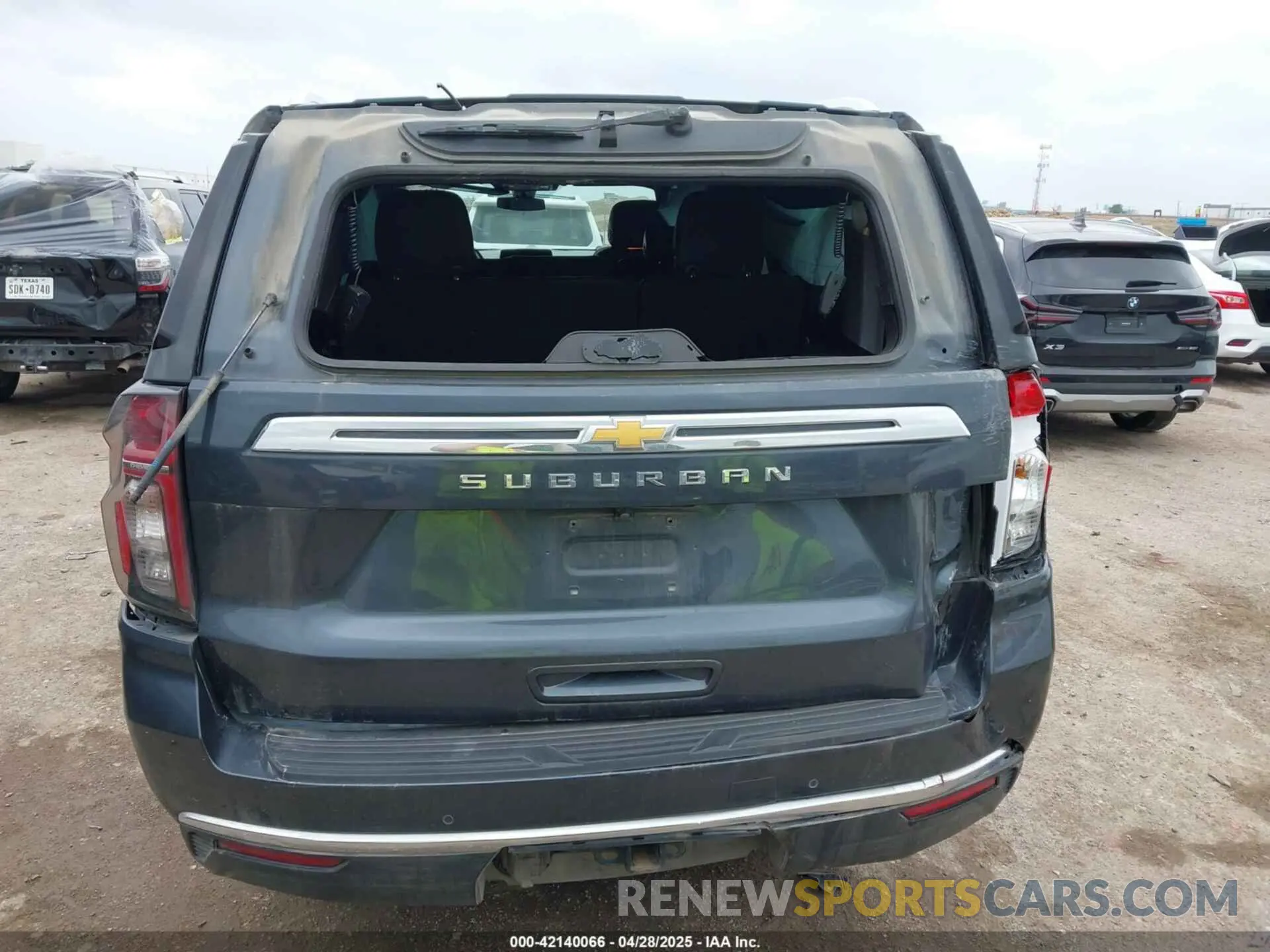 16 fotografías del automóvil dañado 1GNSCBKD3MR337539 CHEVROLET SUBURBAN 2021