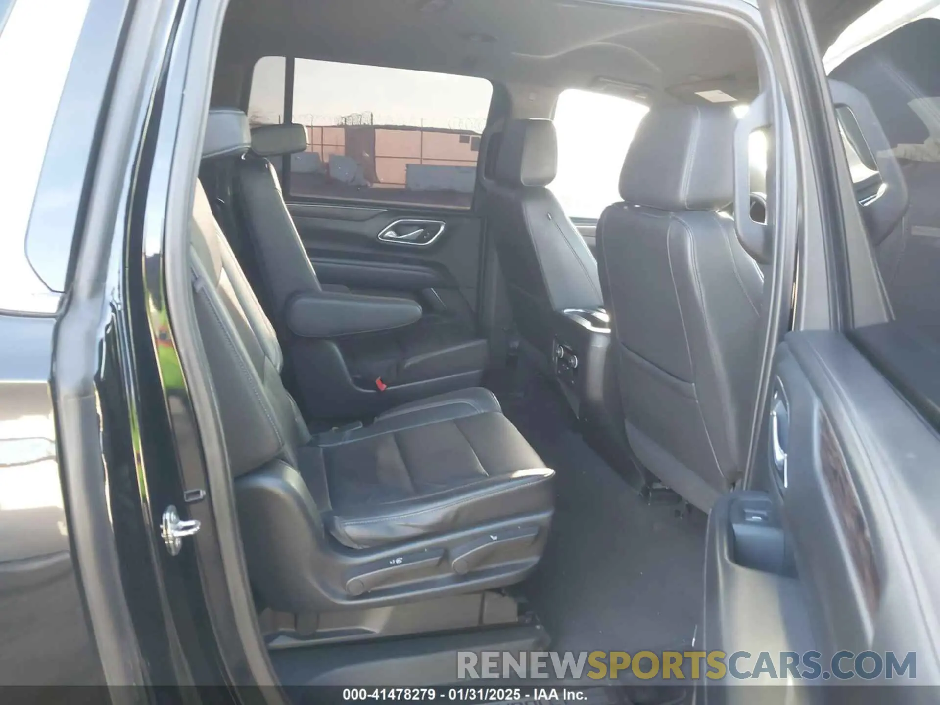 8 fotografías del automóvil dañado 1GNSCCKD2MR328577 CHEVROLET SUBURBAN 2021
