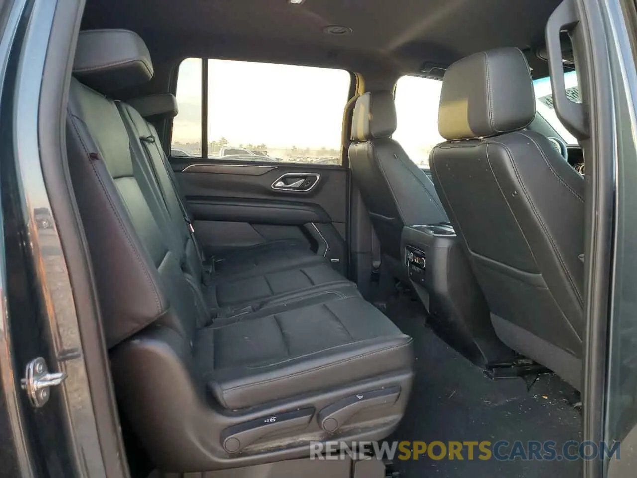 11 fotografías del automóvil dañado 1GNSCCKD6MR175685 CHEVROLET SUBURBAN 2021